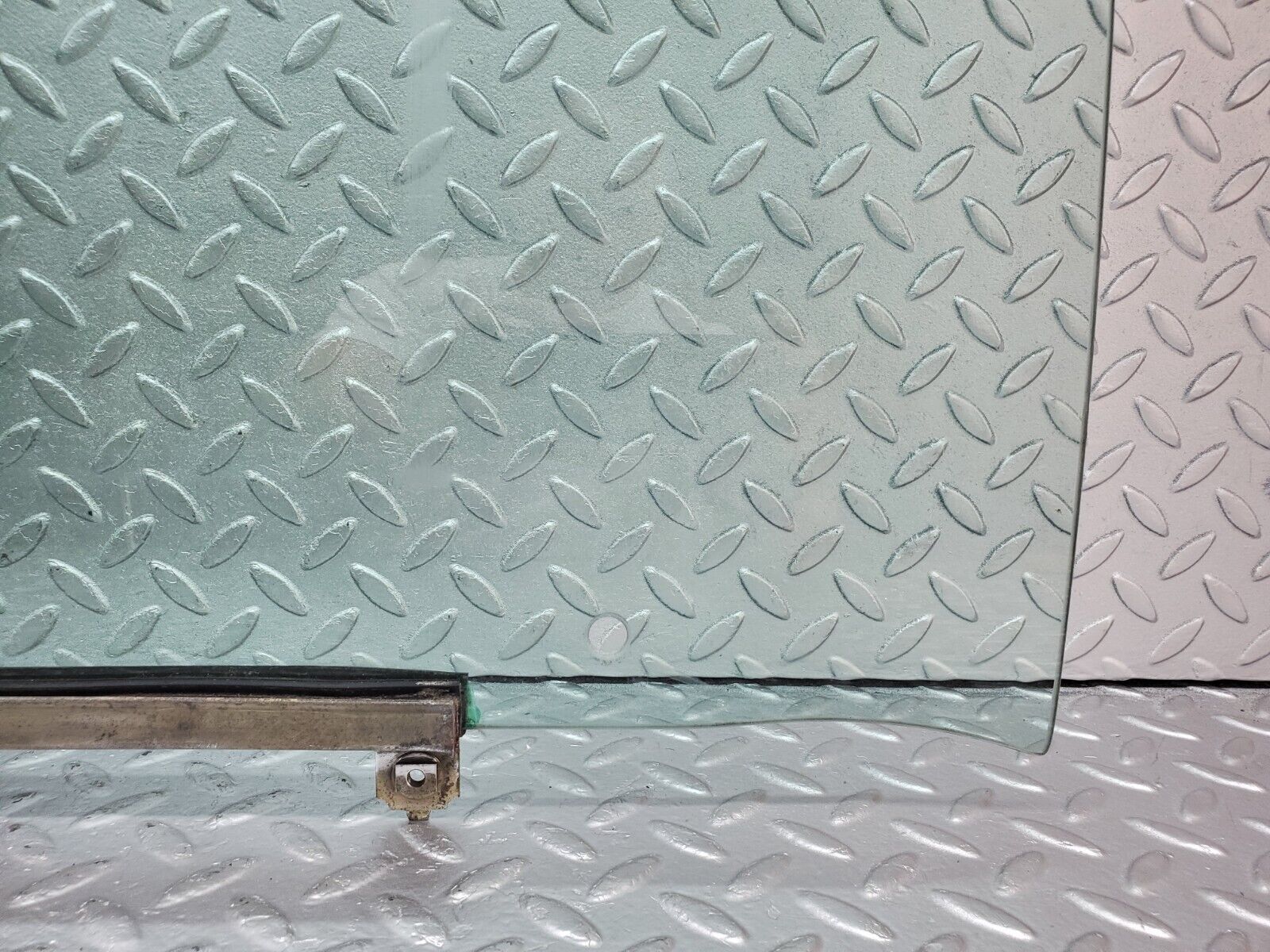 45311 Mercedes-Benz R129 300SL Coupe Left Door Window Glass