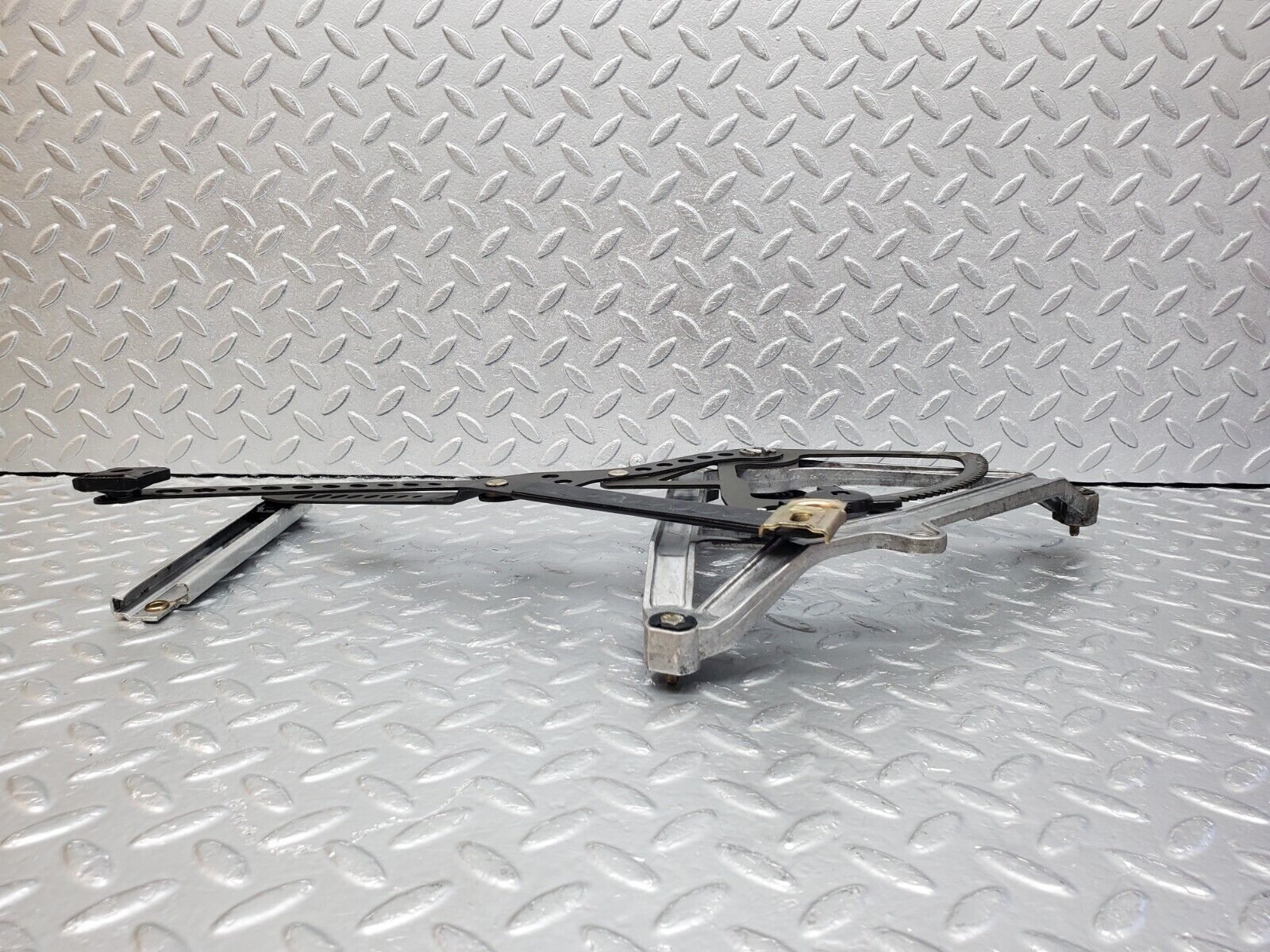 45714 Mercedes-Benz W126 420SE Front Right Power Window Regulator 13926