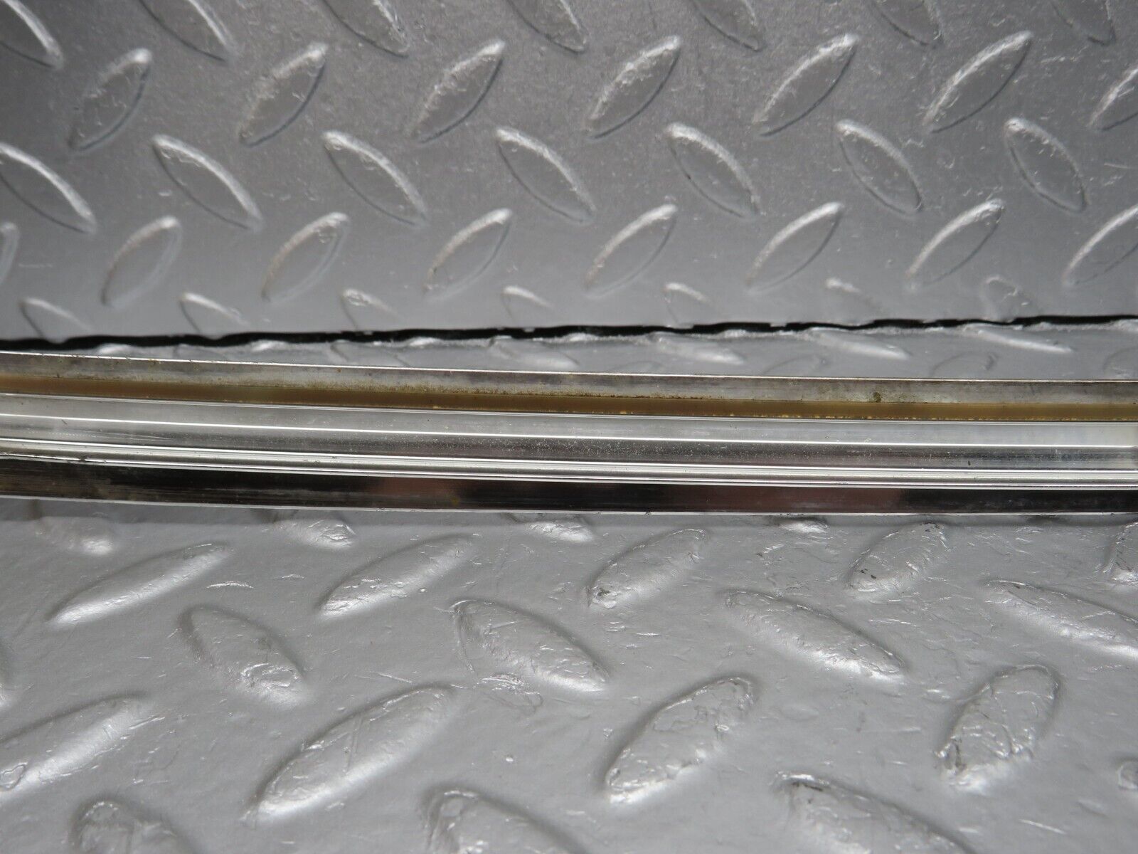 40196 Mercedes-Benz R107 Hardtop Side Window Chrome Moulding Trim Left