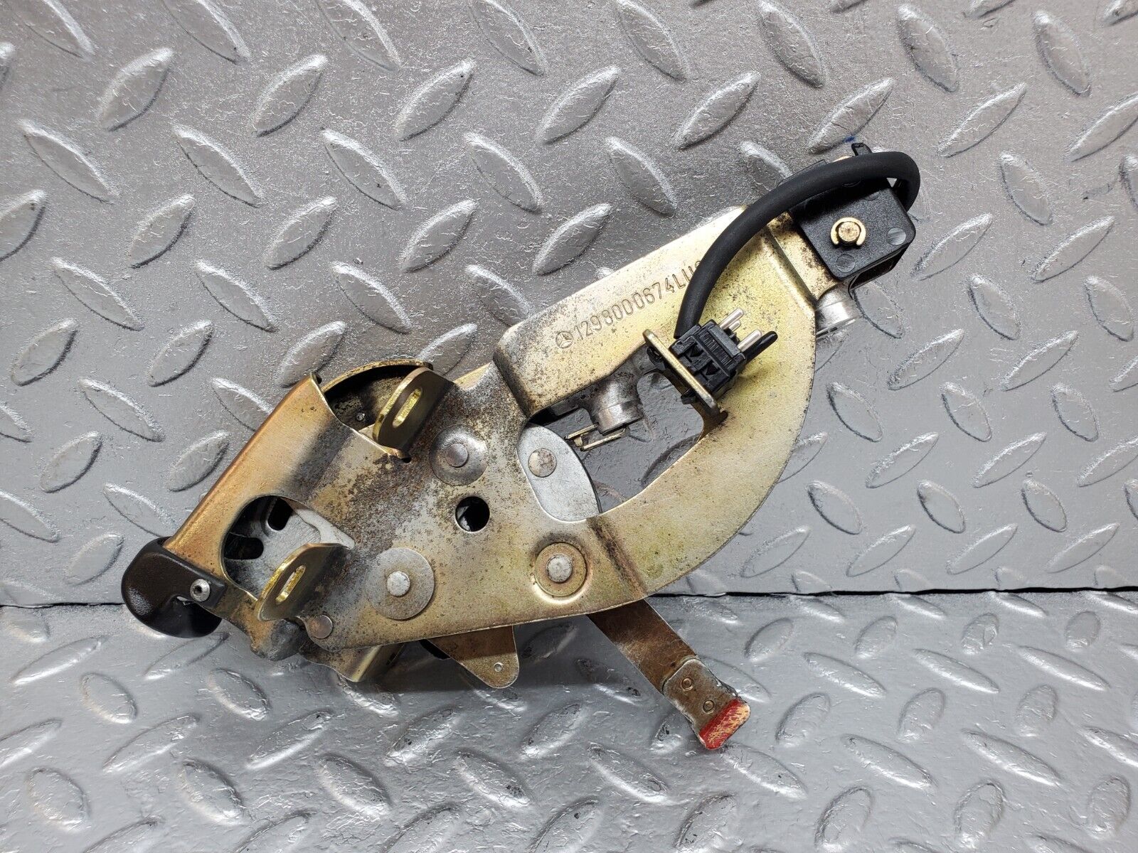 44982 Mercedes-Benz R129 300SL Coupe Rear Right Roof Lock Mechanism 1298000674