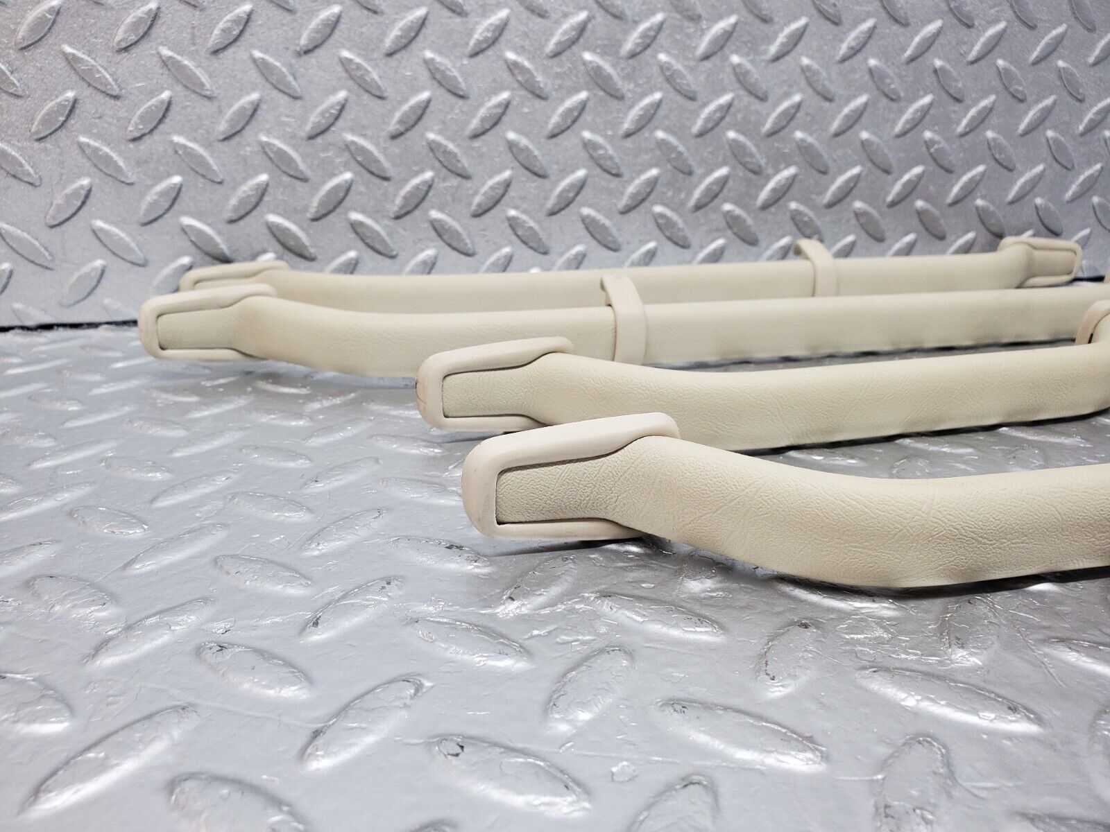 45795 Mercedes-Benz W126 420SE Interior Roof Grab Handle Beige