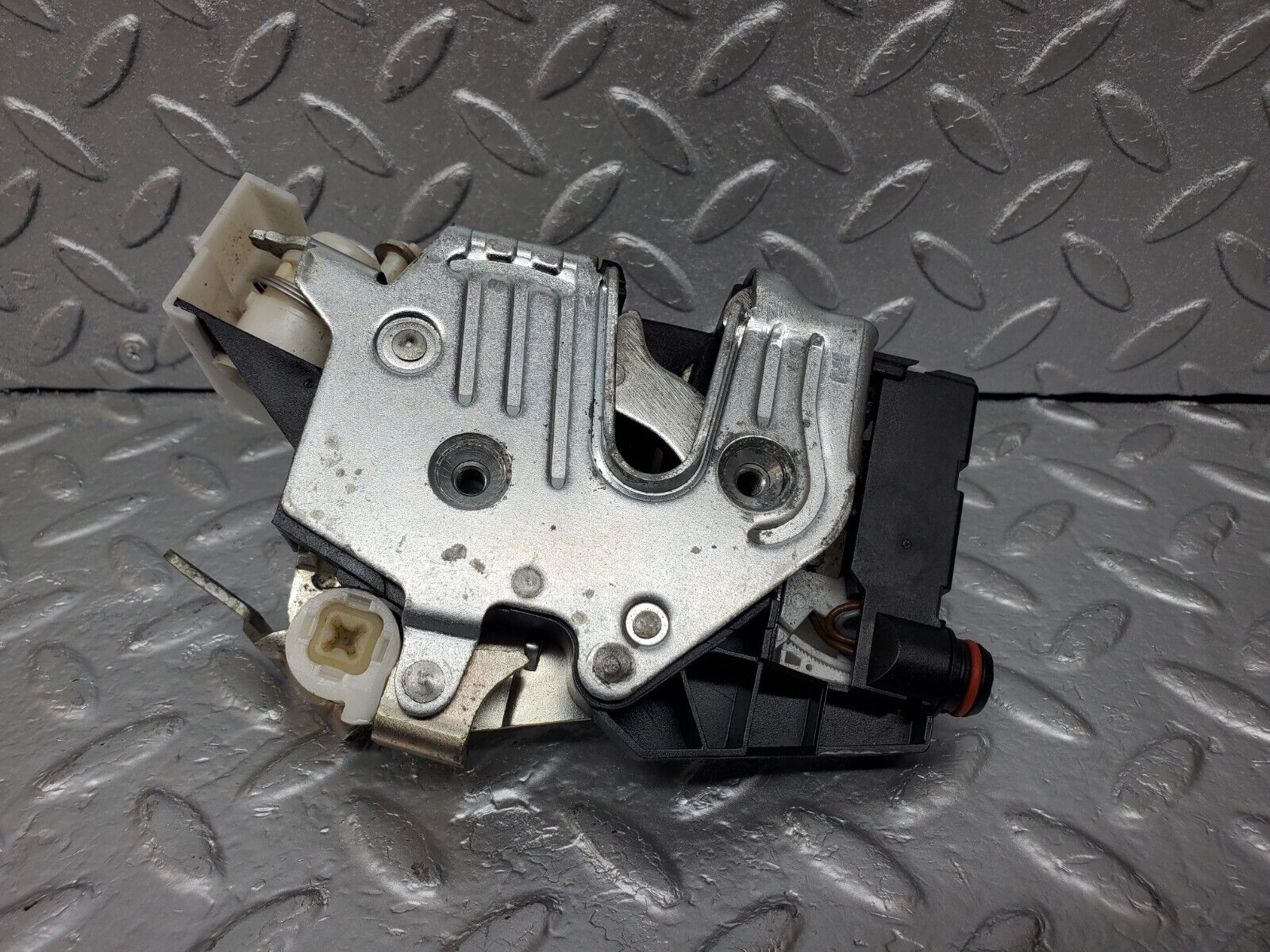 44993 Mercedes-Benz R129 300SL Coupe Left Door Lock Mechanism