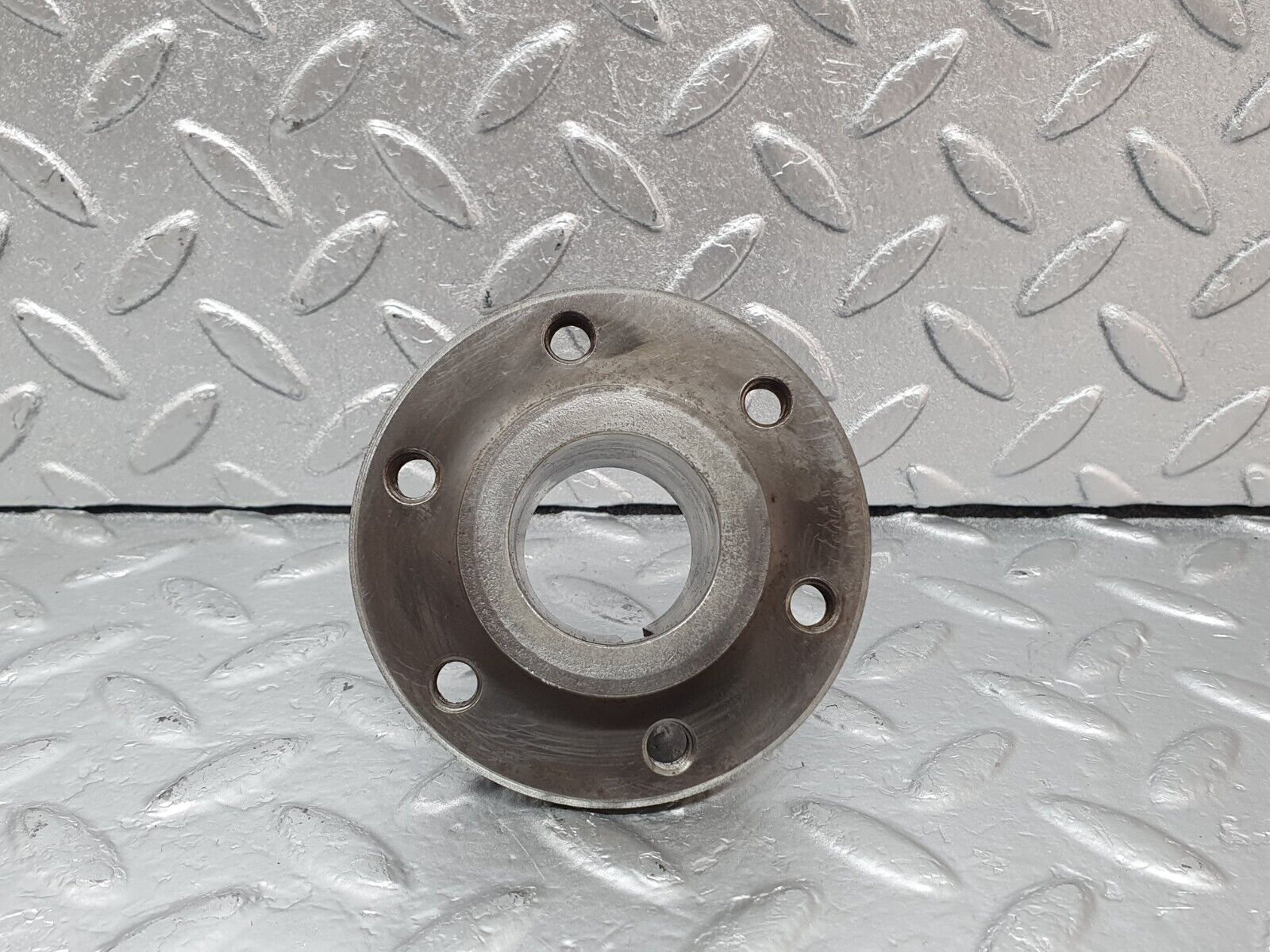 43793 Mercedes-Benz C126 380SEC Coupe Crankshaft Sleeve Hub