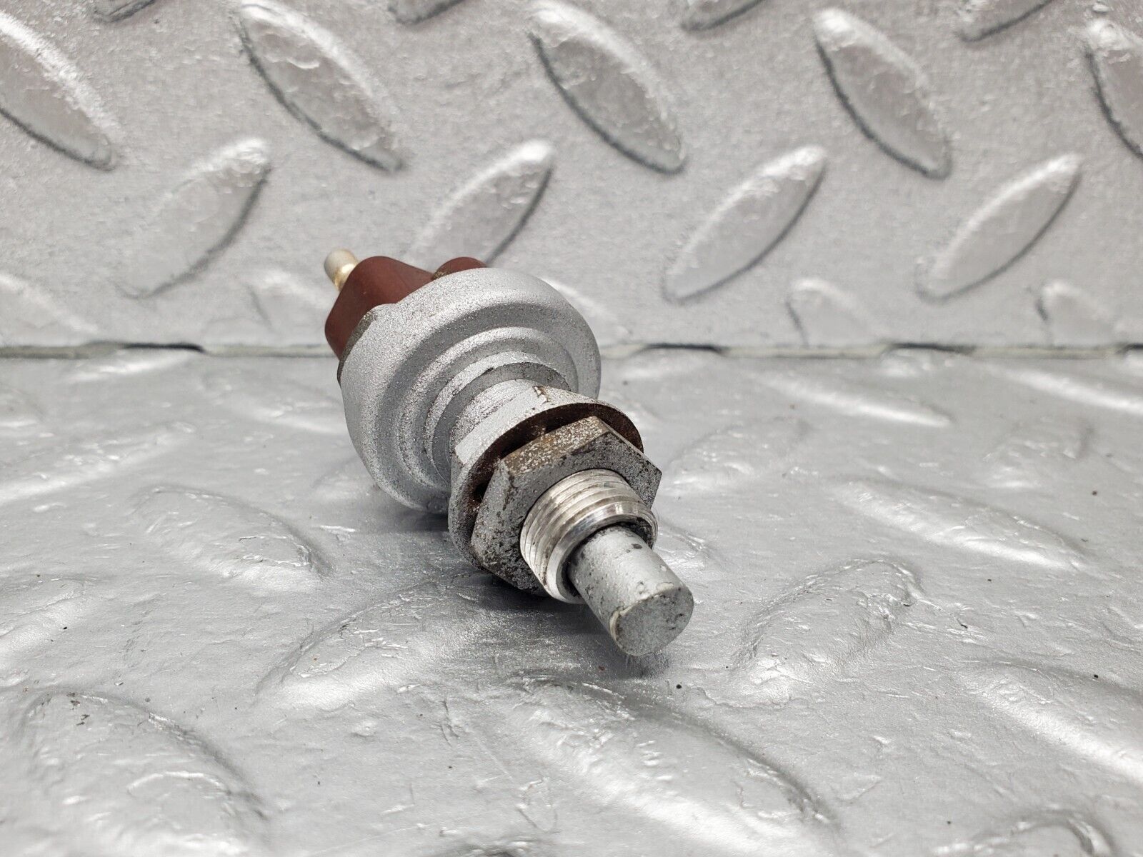 46000 Mercedes-Benz V123 240D LWB Brake Light Switch 190130