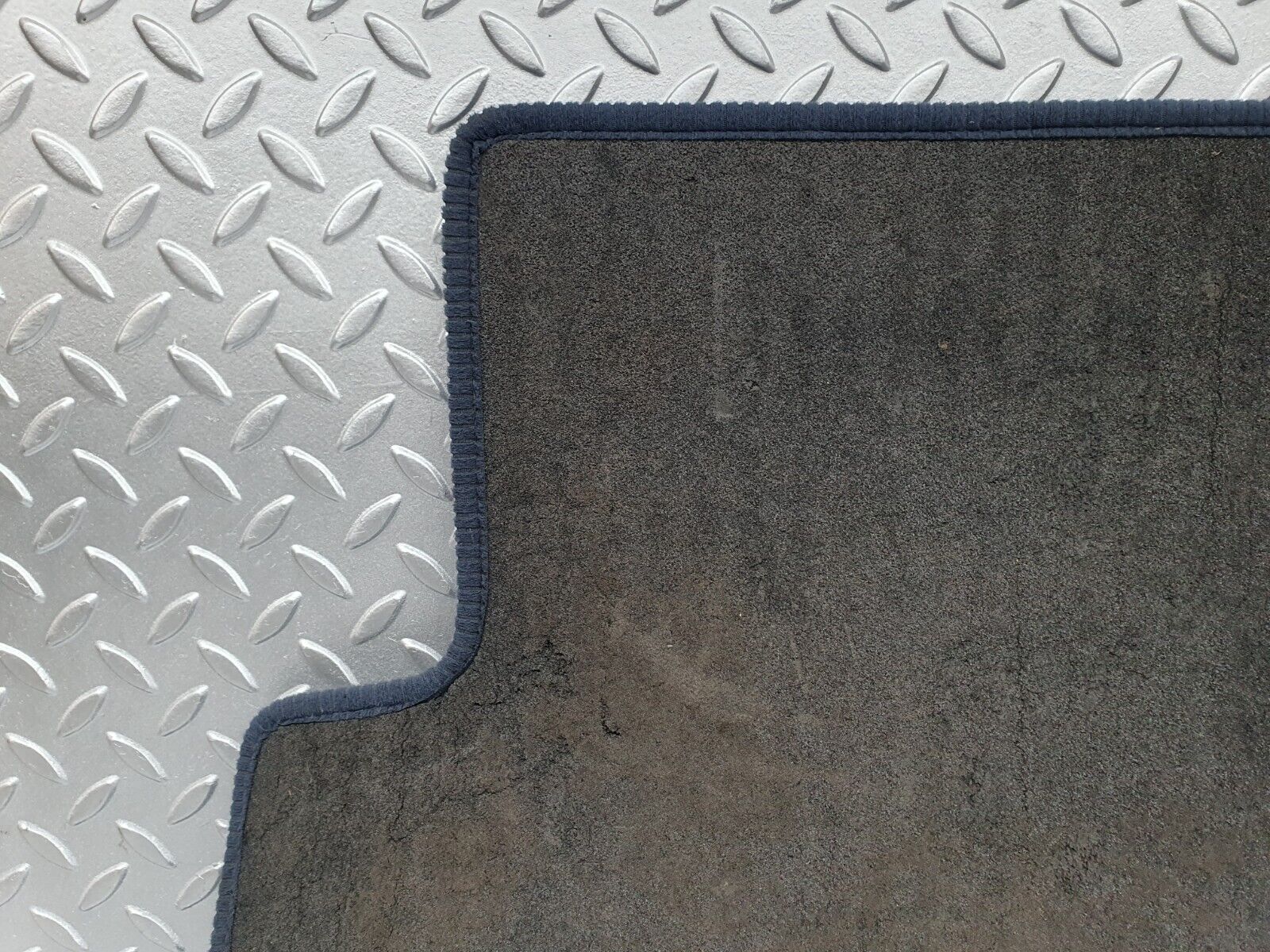 42669 Mercedes-Benz W201 190 2.0L Rear Right Floor Mat Blue