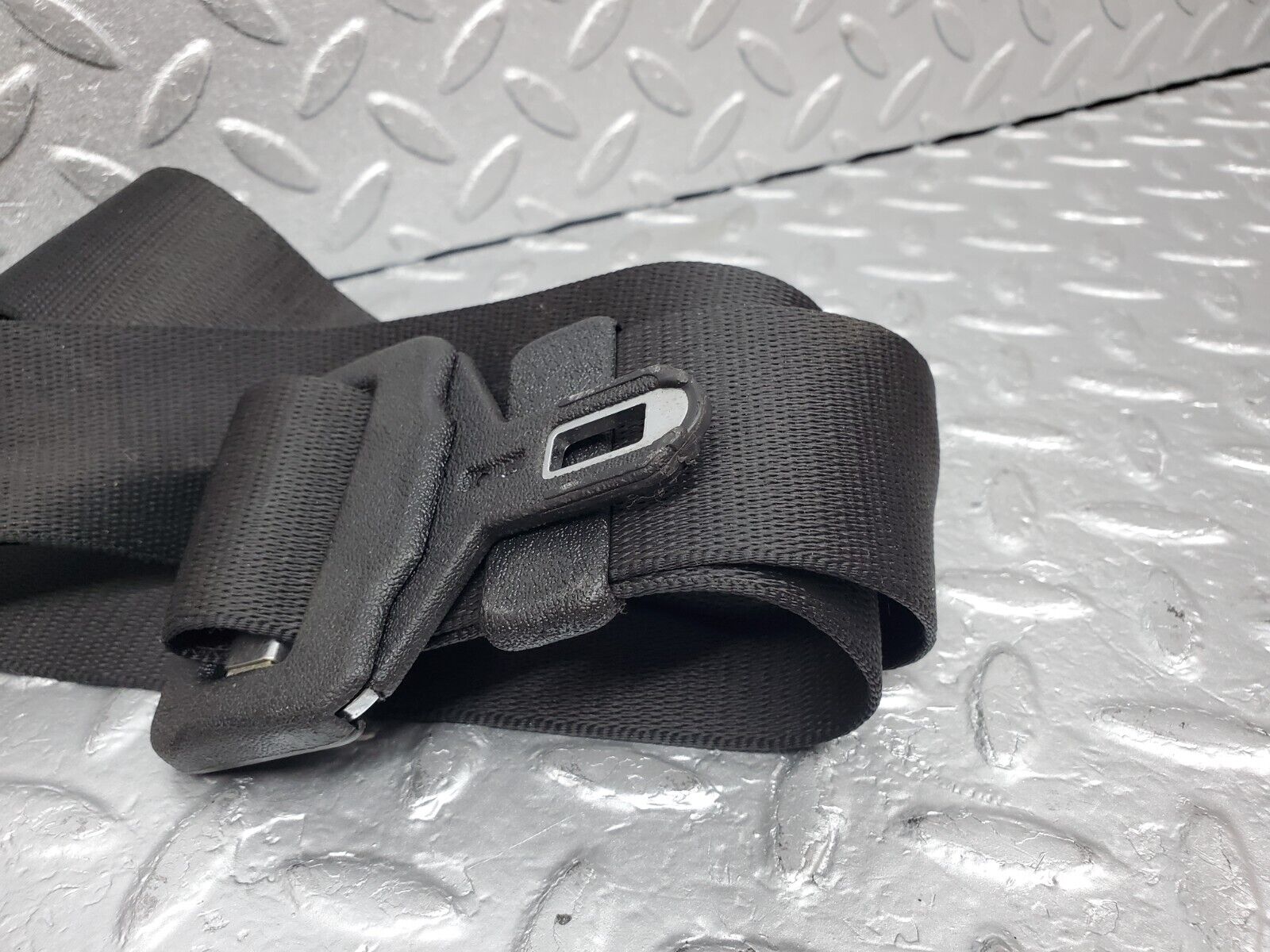 44839 Mercedes-Benz W124 220E Rear Seat Belt Set With Buckle 1248601286 1248608585 1248601696