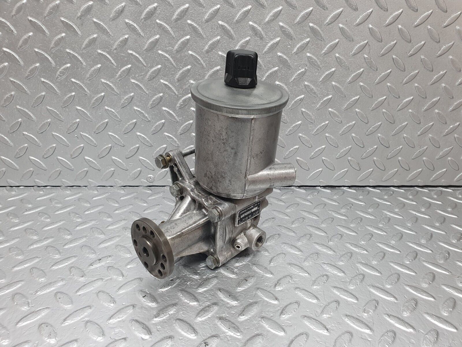 42720 Mercedes-Benz W201 190 2.0L Power Steering Pump 2014601180