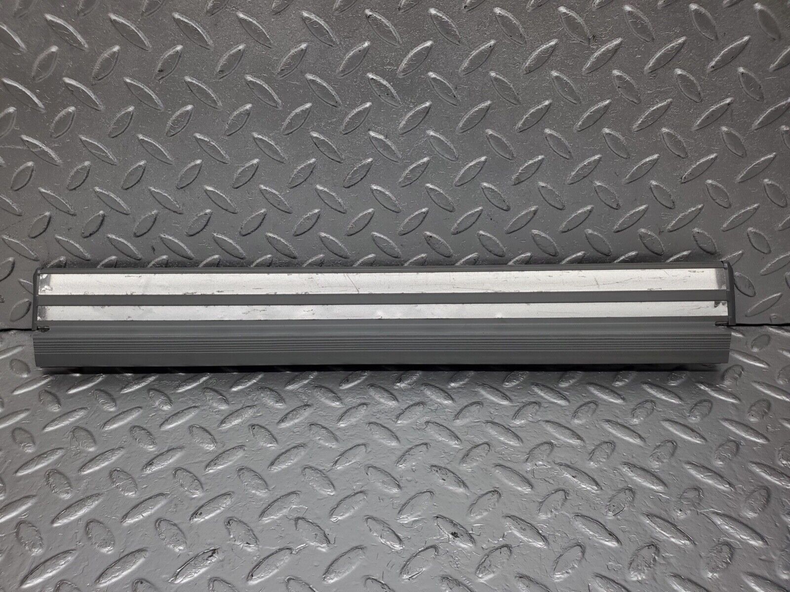 44584 Mercedes-Benz W124 220E Rear Right Door Sill Trim