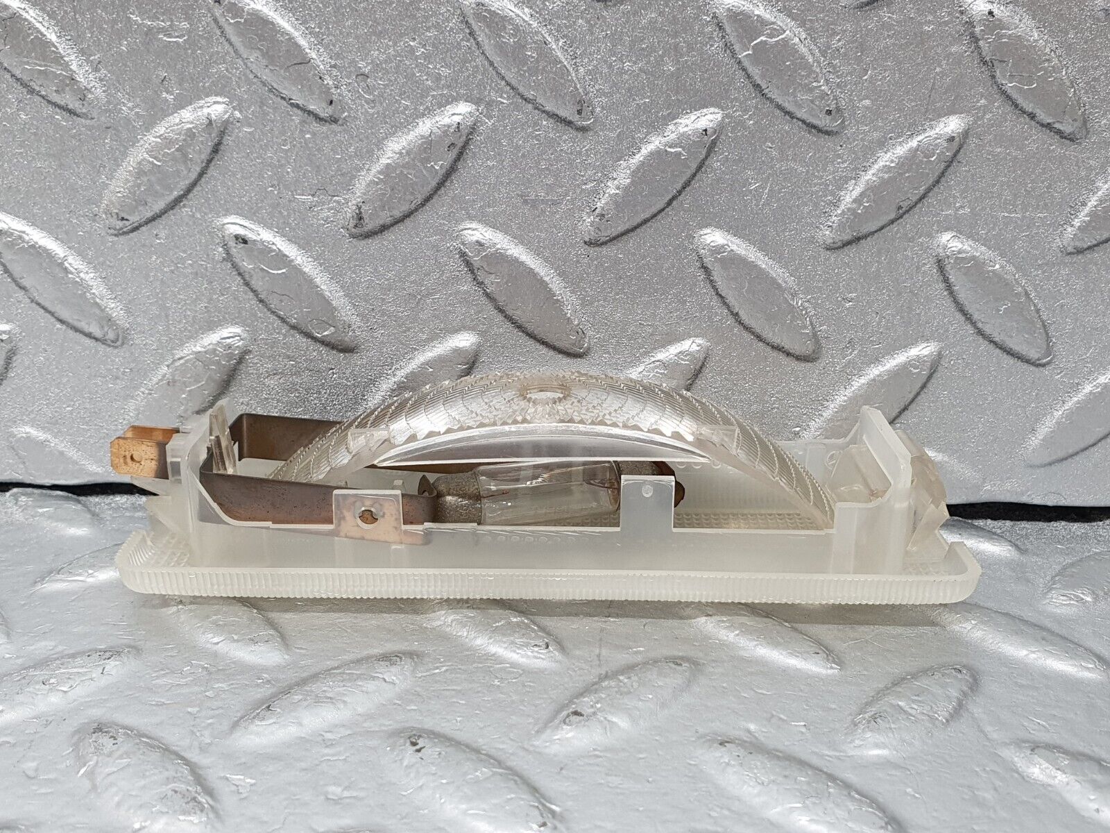 44104 Mercedes-Benz C123 230CE Coupe Rear Interior Dome Light 2018200001