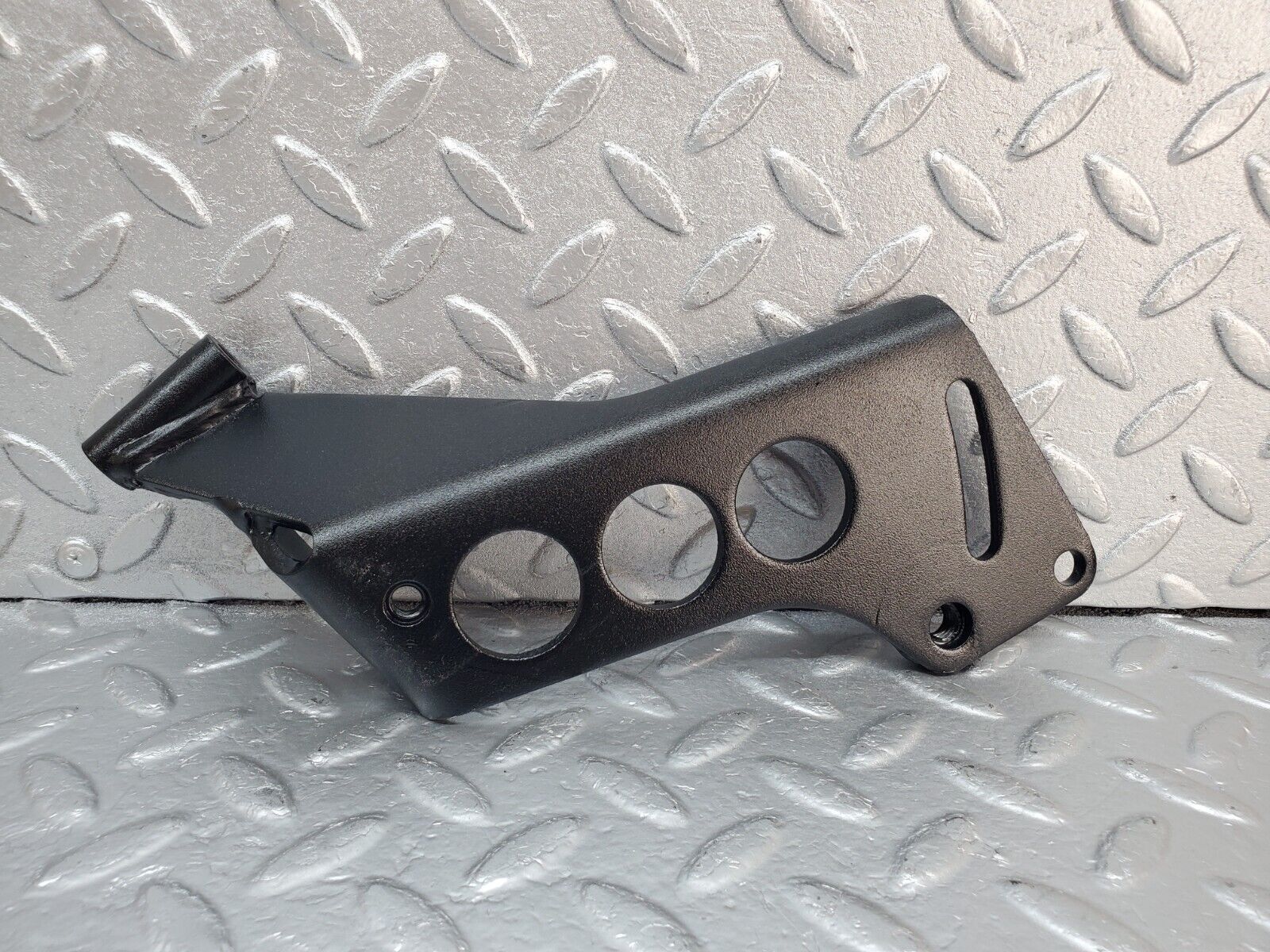 45410 Mercedes-Benz 280E M110.983 Power Steering Pump Bracket