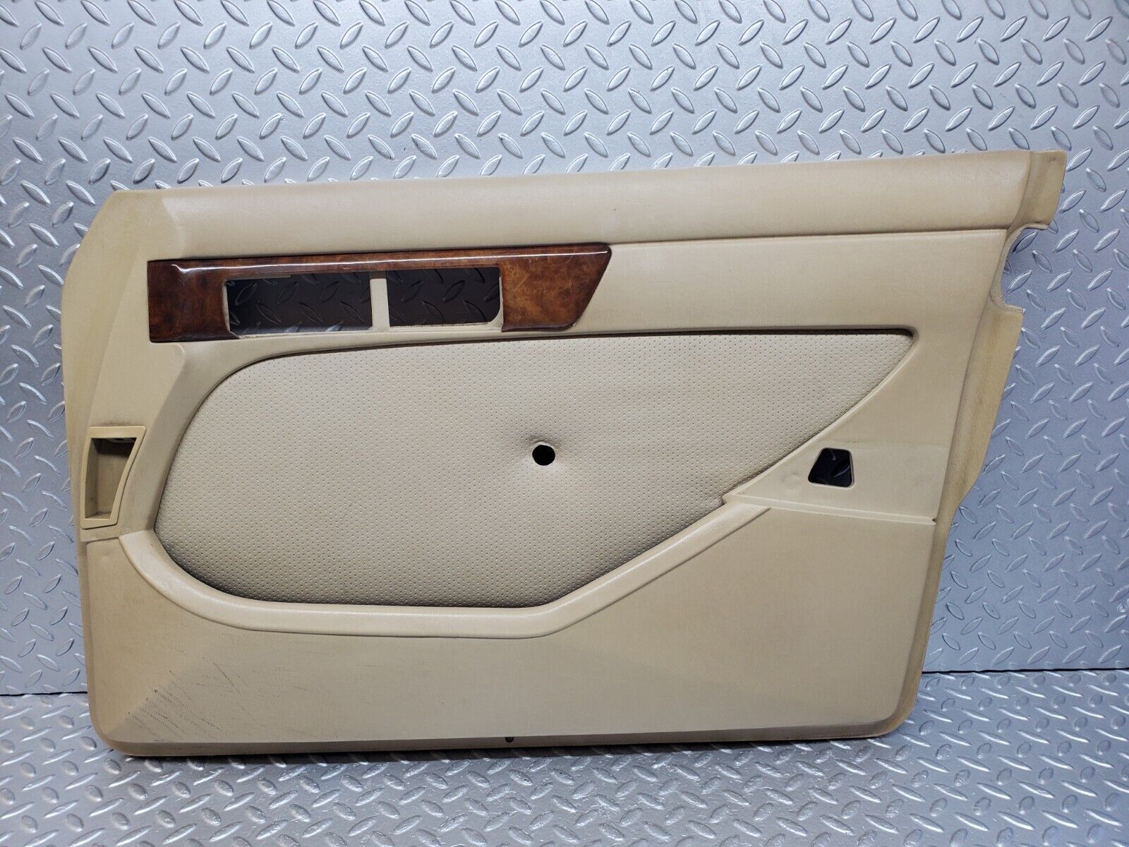 45718 Mercedes-Benz W126 420SE Front Right Door Card Beige 1267270270