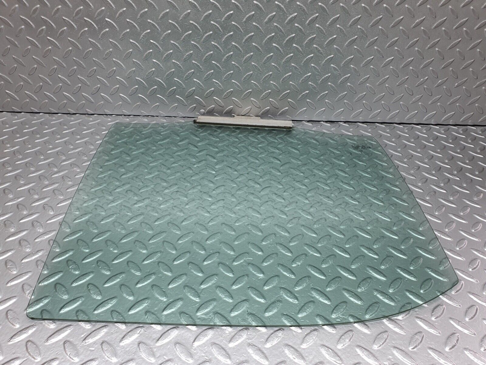 41991 Mercedes-Benz W202 C200 Rear Left Door Window Glass