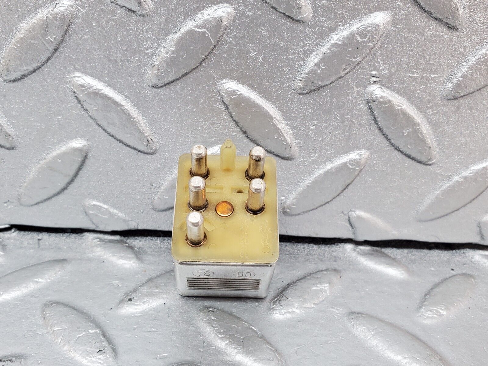 44360 Mercedes-Benz W123 280E Multi Purpose Relay 0015420219