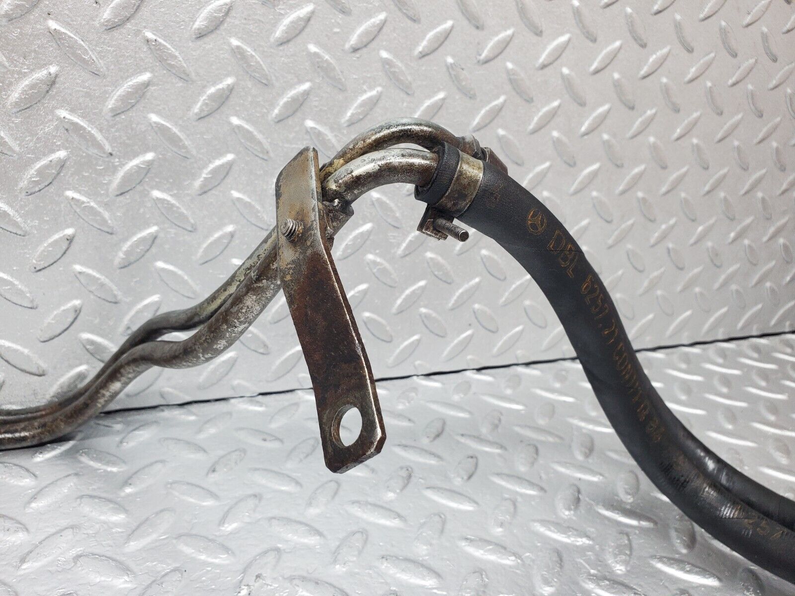 45458 Mercedes-Benz 280E M110.988 Power Steering Oil Hose Pipe