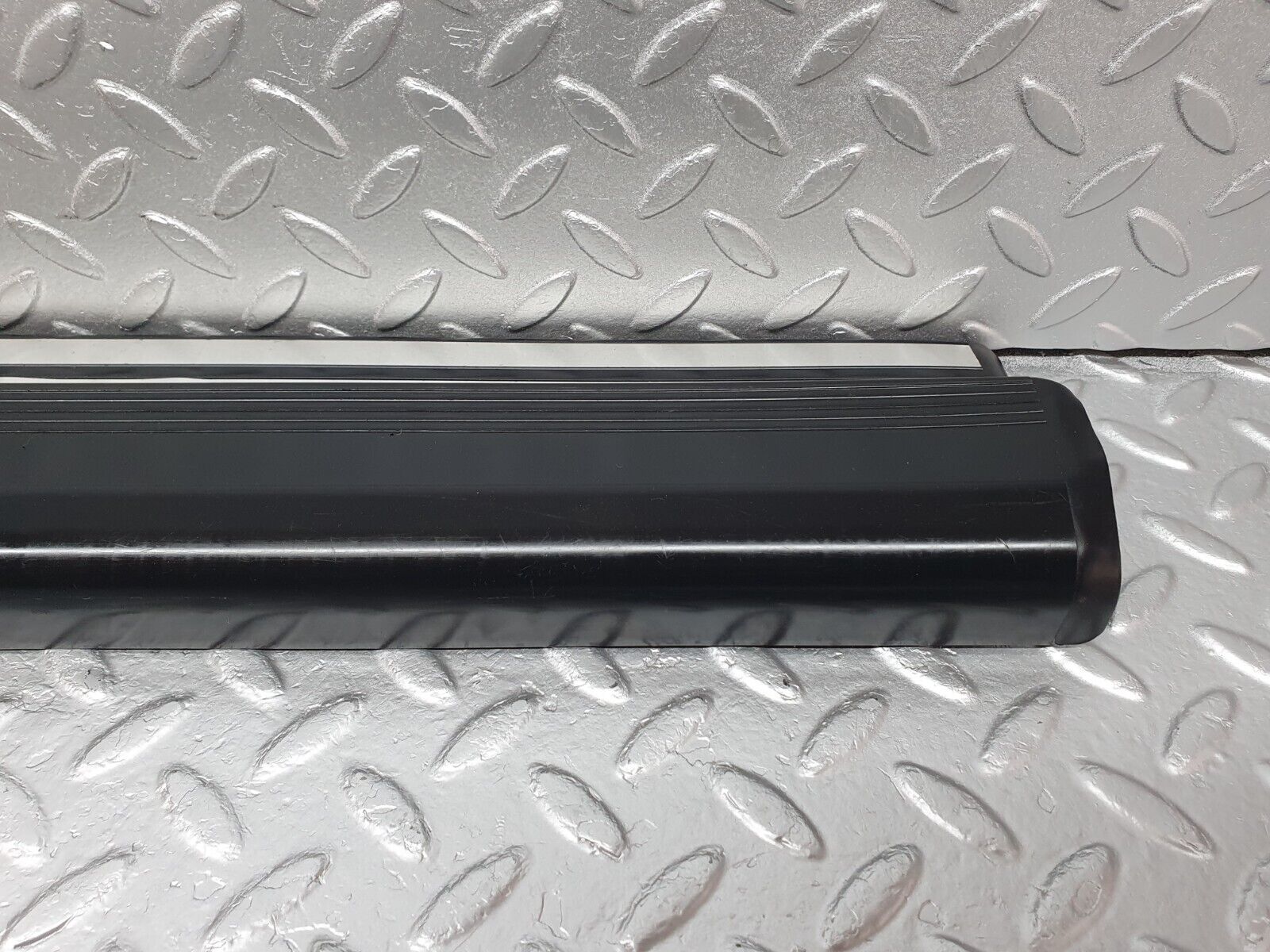 41768 Mercedes-Benz W202 C200 Front Right Door Sill Trim 2026800735