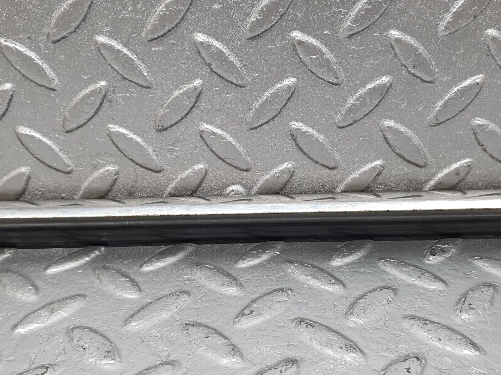 43457 Mercedes-Benz W108 280SE Rear Right Door Centre Moulding Trim