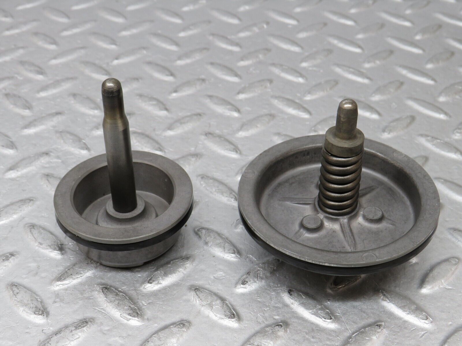 36419 Mercedes-Benz R107 450 Automatic Gearbox Piston 2x 722.002 1152774538 1152776438