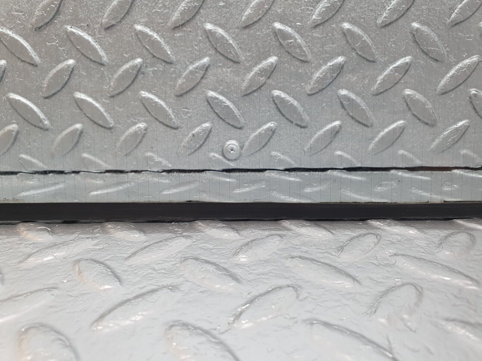 43217 Mercedes-Benz W108 280SE Rear Heated Windscreen