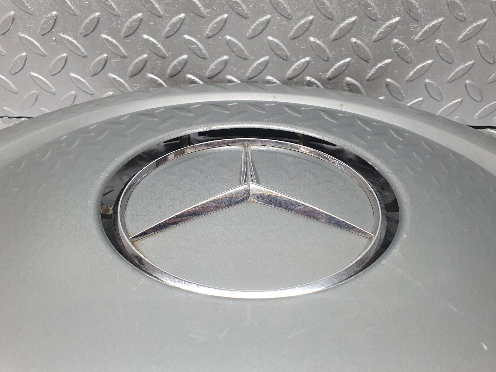 42881 Mercedes-Benz W201 190 2.0L Wheel Trim Hub Cap 14" 2014010324