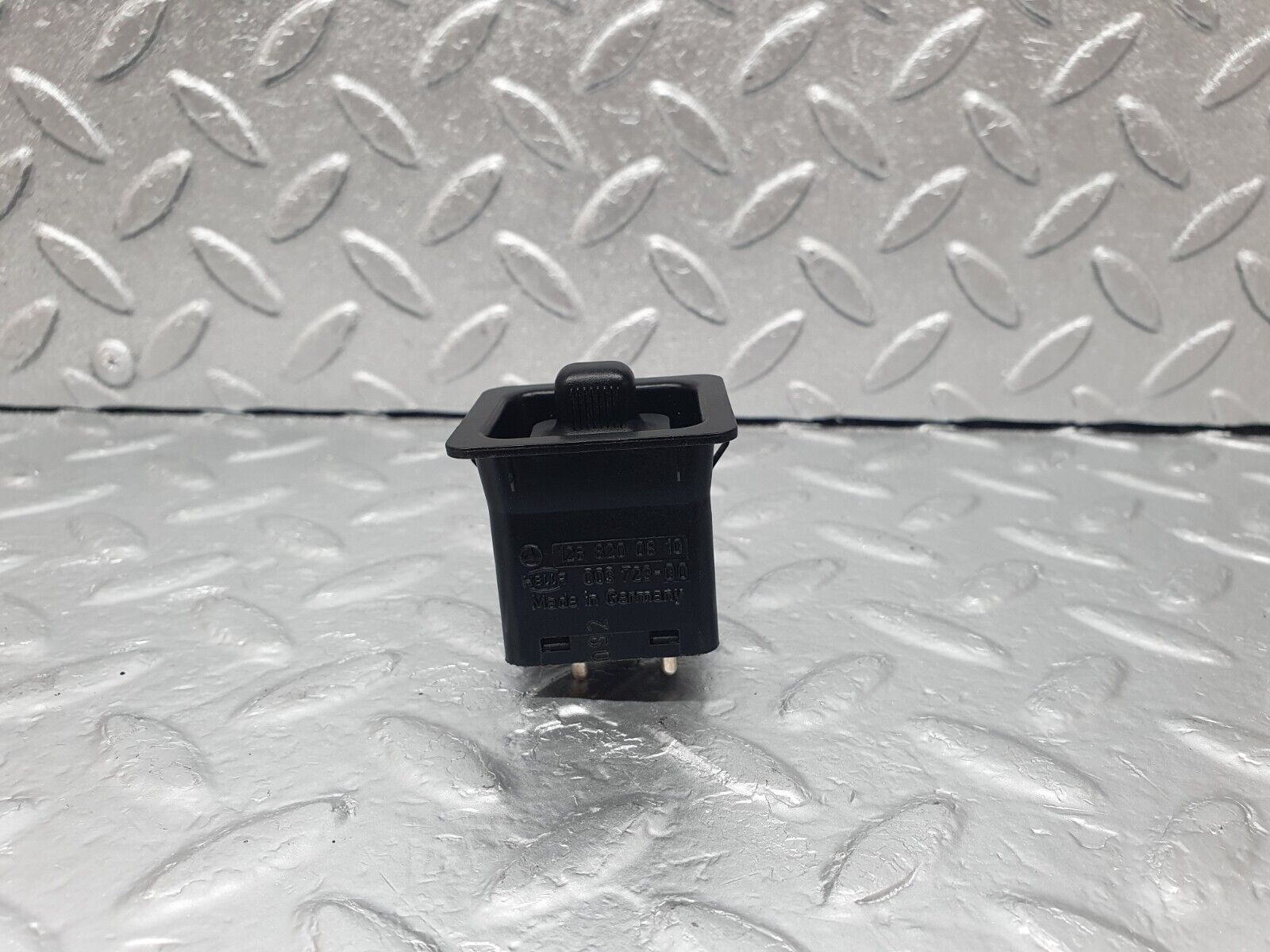 43546 Mercedes-Benz C126 380SEC Coupe Electric Mirror Adjust Switch 1268200810