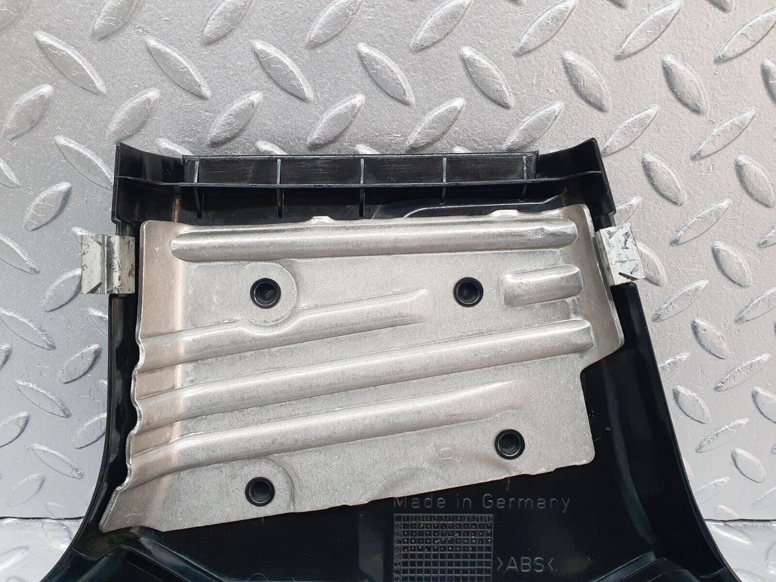 41735 Mercedes-Benz W202 C200 B Pillar Bottom Cover Right 2026902430