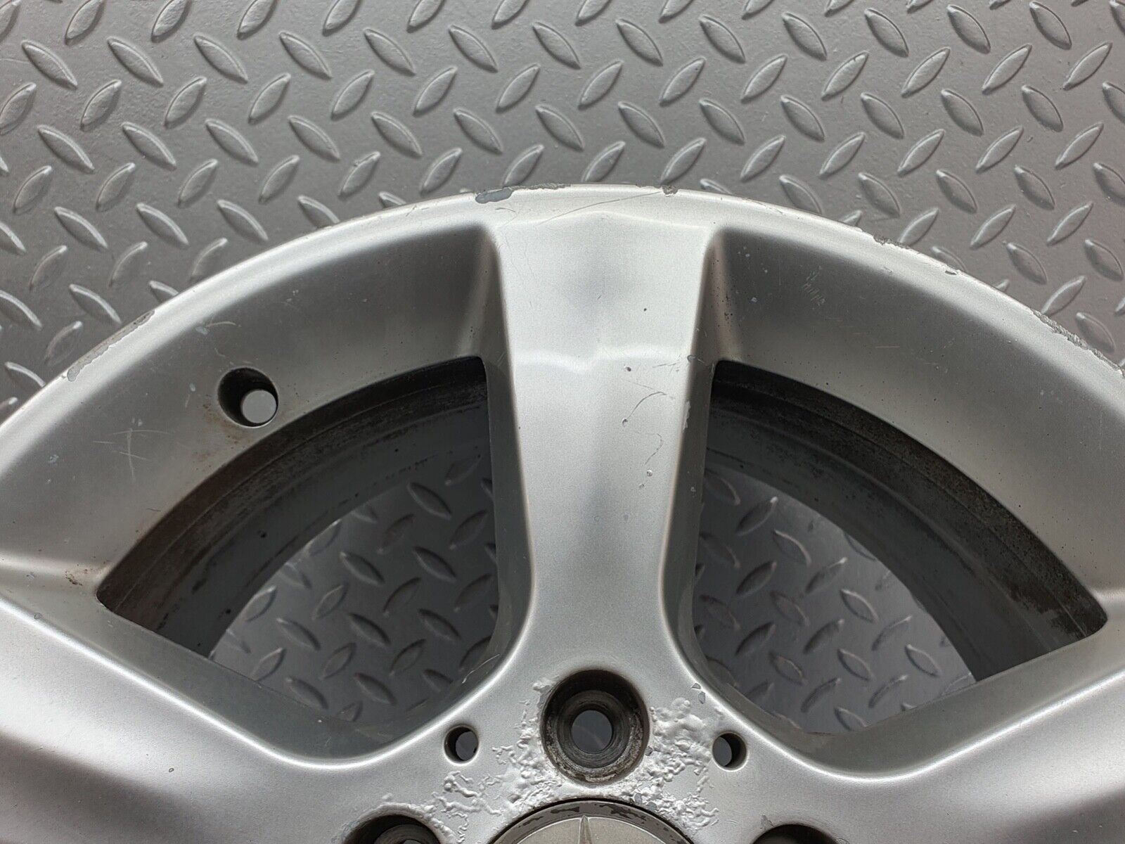 42020 Mercedes-Benz Alloy Wheel Set 7Jx16H2 8Jx16H2 ET31 ET32 2034012902