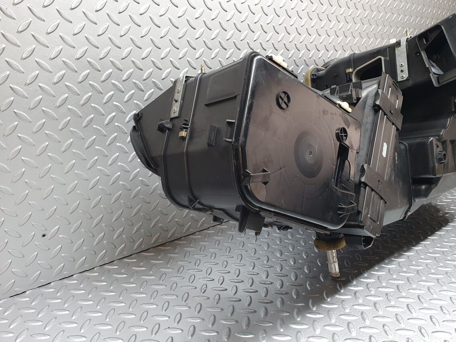 41995 Mercedes-Benz W202 C200 Heater Box Blower Housing Valeo 2028303962