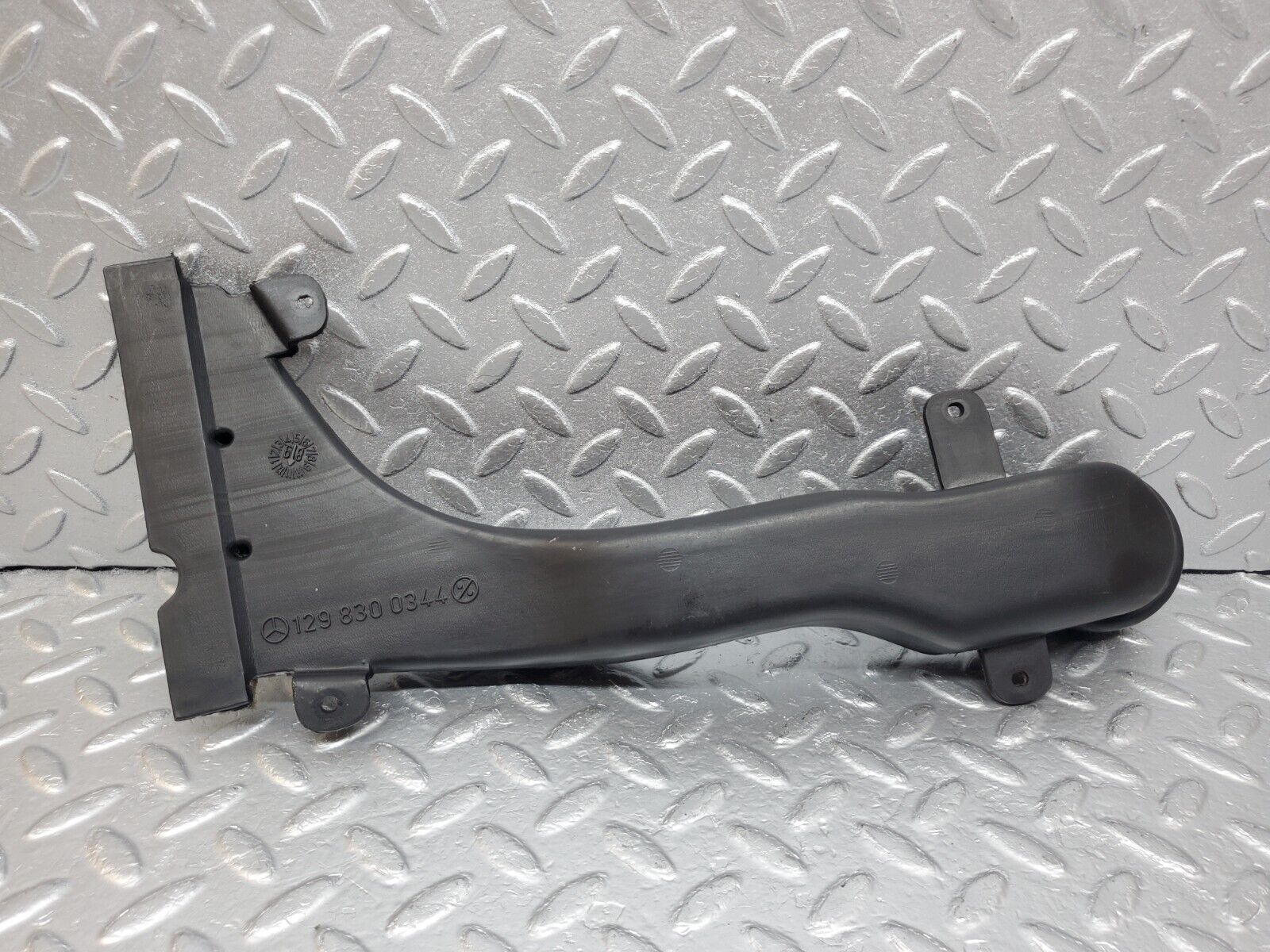 45050 Mercedes-Benz R129 300SL Coupe Front Air Vent Duct 2x 1298300444 1298300344