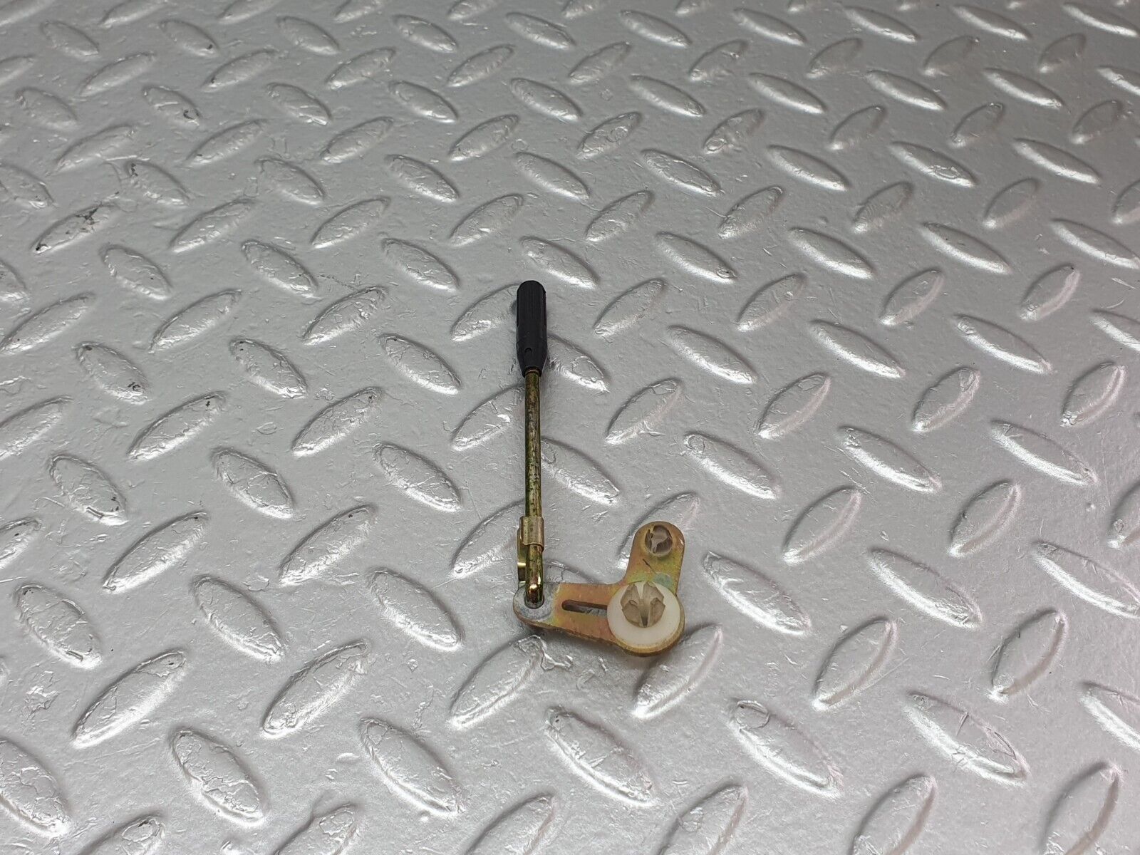 41708 Mercedes-Benz W124 200E Rear Door Lock Knob Pair