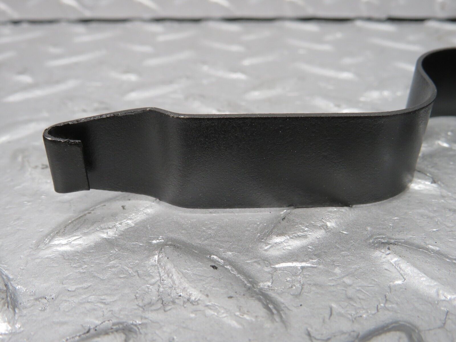 40176 Mercedes-Benz R107 350SL Radiator Fan Shroud Holder Bracket 2x