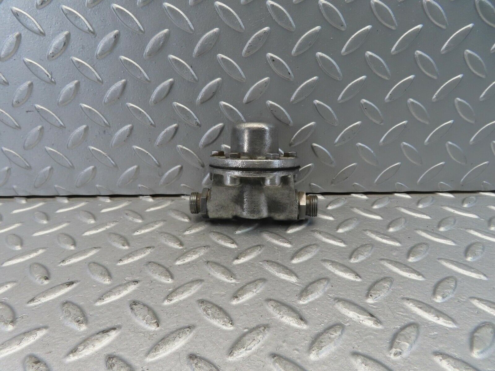 11041 Mercedes-Benz R107 W116 Oil Pressure Damper 1161870494