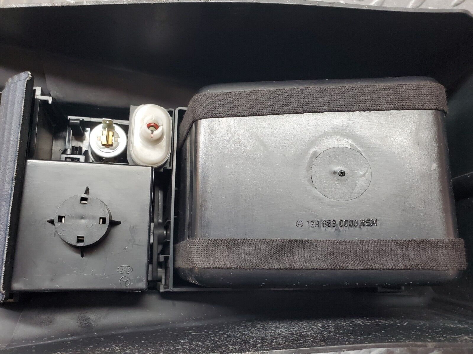 45148 Mercedes-Benz R129 300SL Coupe Centre Console Blue 1296830075 1296830000