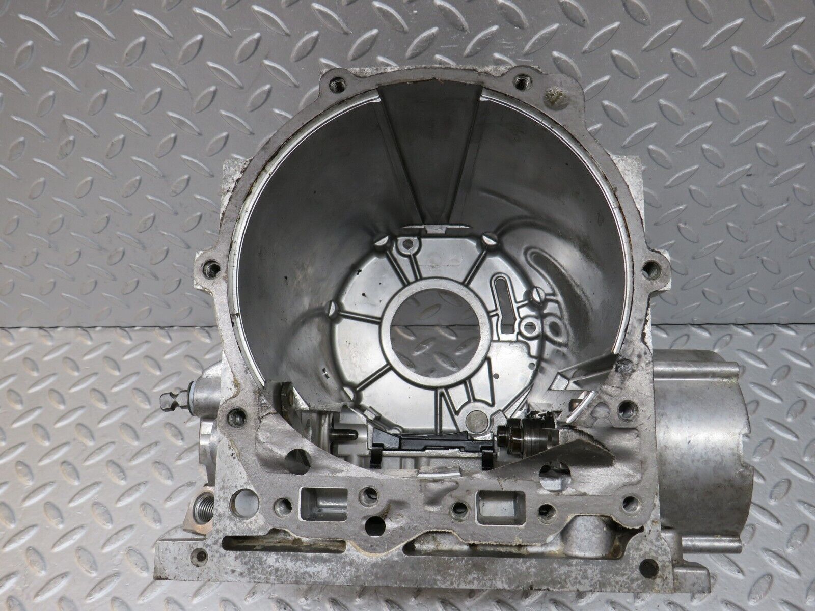 36427 Mercedes-Benz R107 450SL Automatic Gearbox Housing 1162710001 1162700201