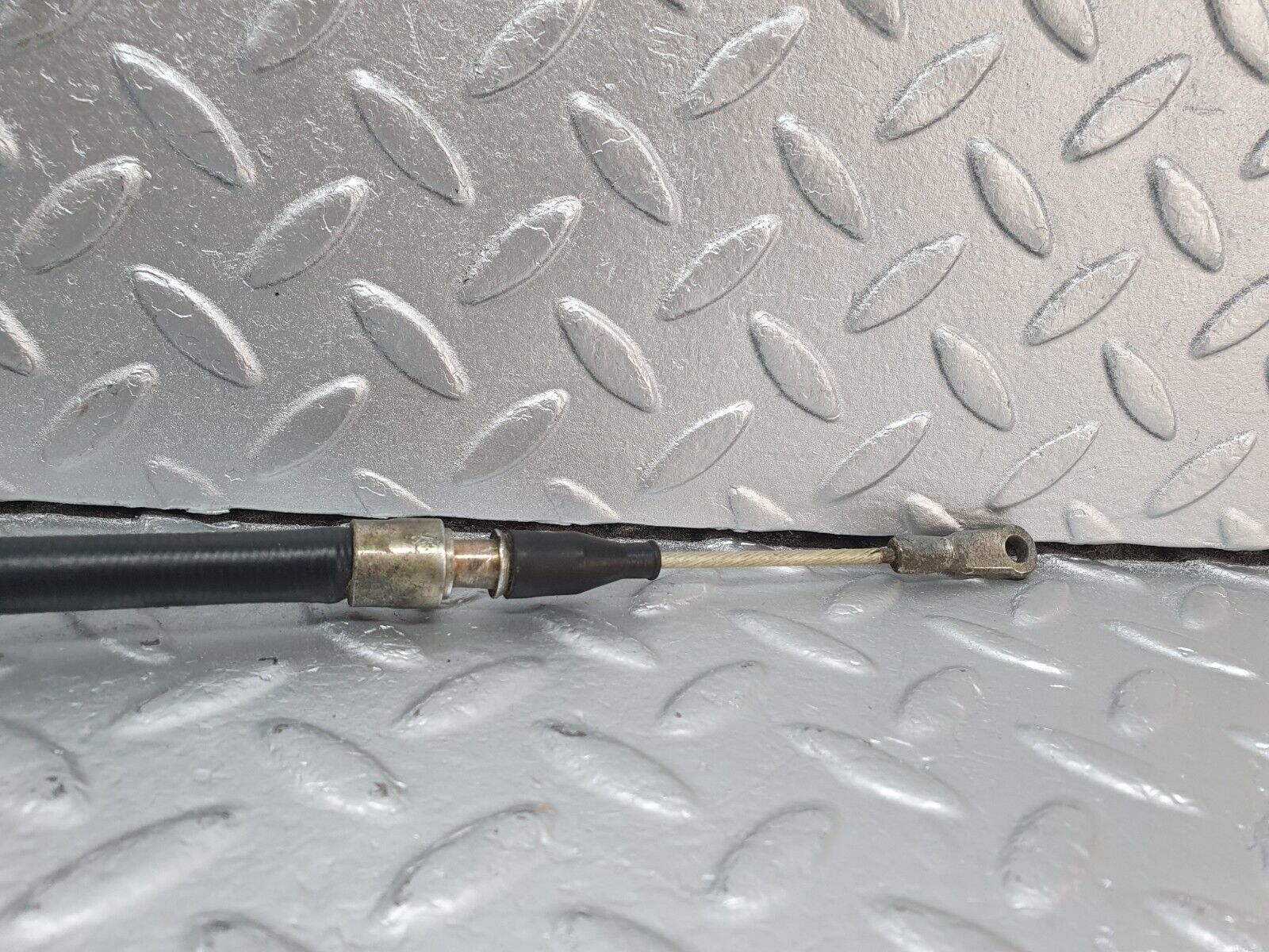 42323 Mercedes-Benz R129 320SL Coupe Handbrake Cable 1294202985