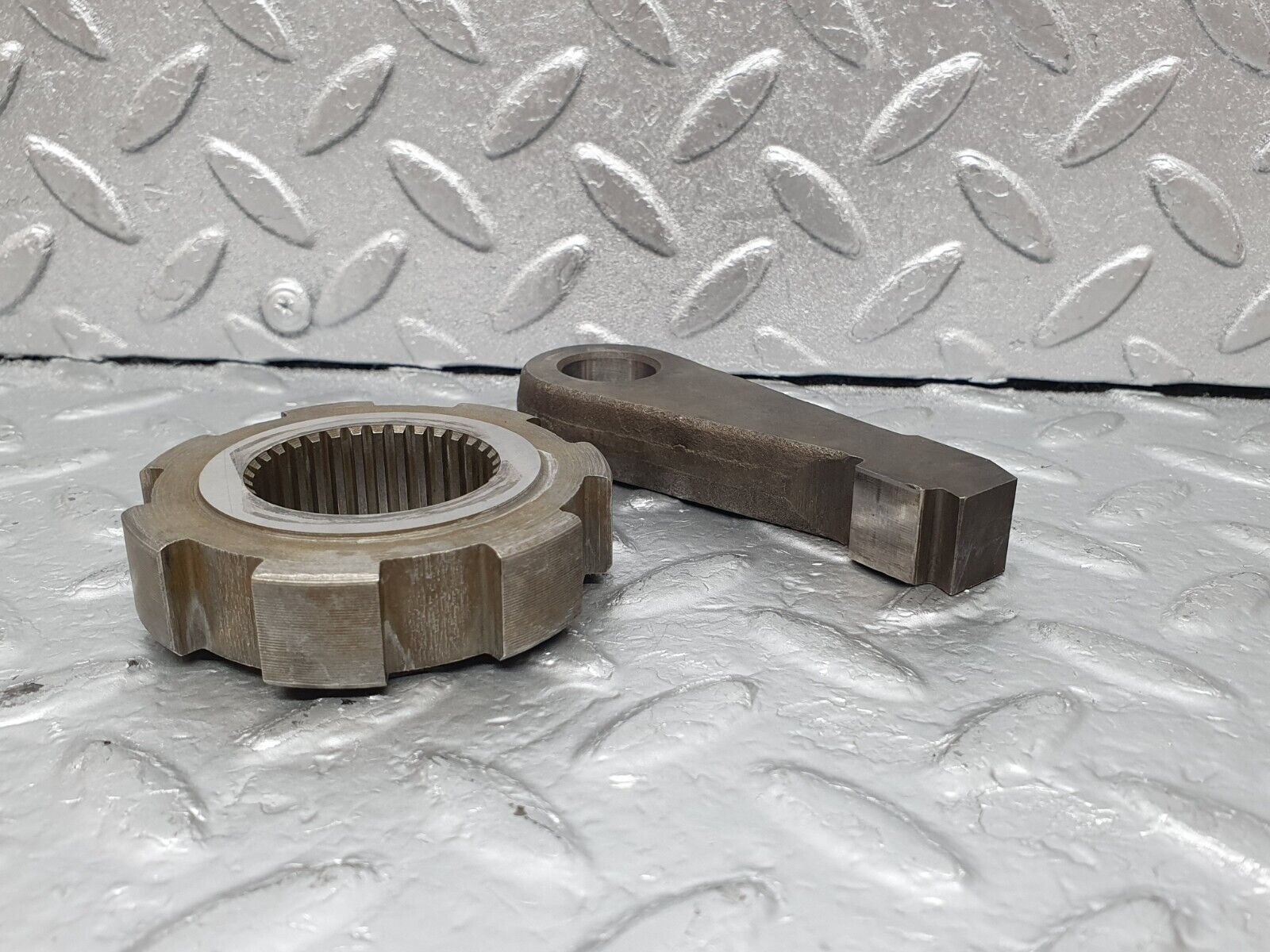 44229 Mercedes-Benz C107 350SLC Coupe Automatic Gearbox Parking Gear 722.001