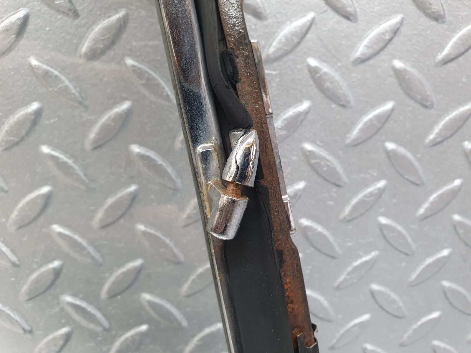 43225 Mercedes-Benz W108 280SE Front Right Quarter Window