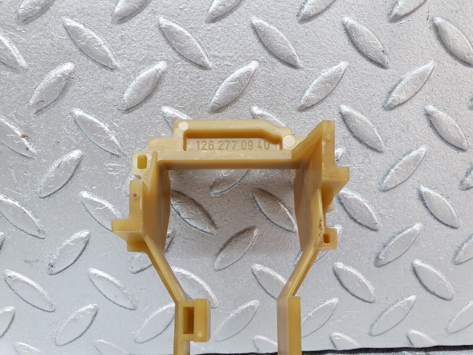 43847 Mercedes-Benz C126 380SEC Coupe Automatic Gearbox Support Bracket 722.310 1262770740 1262770940