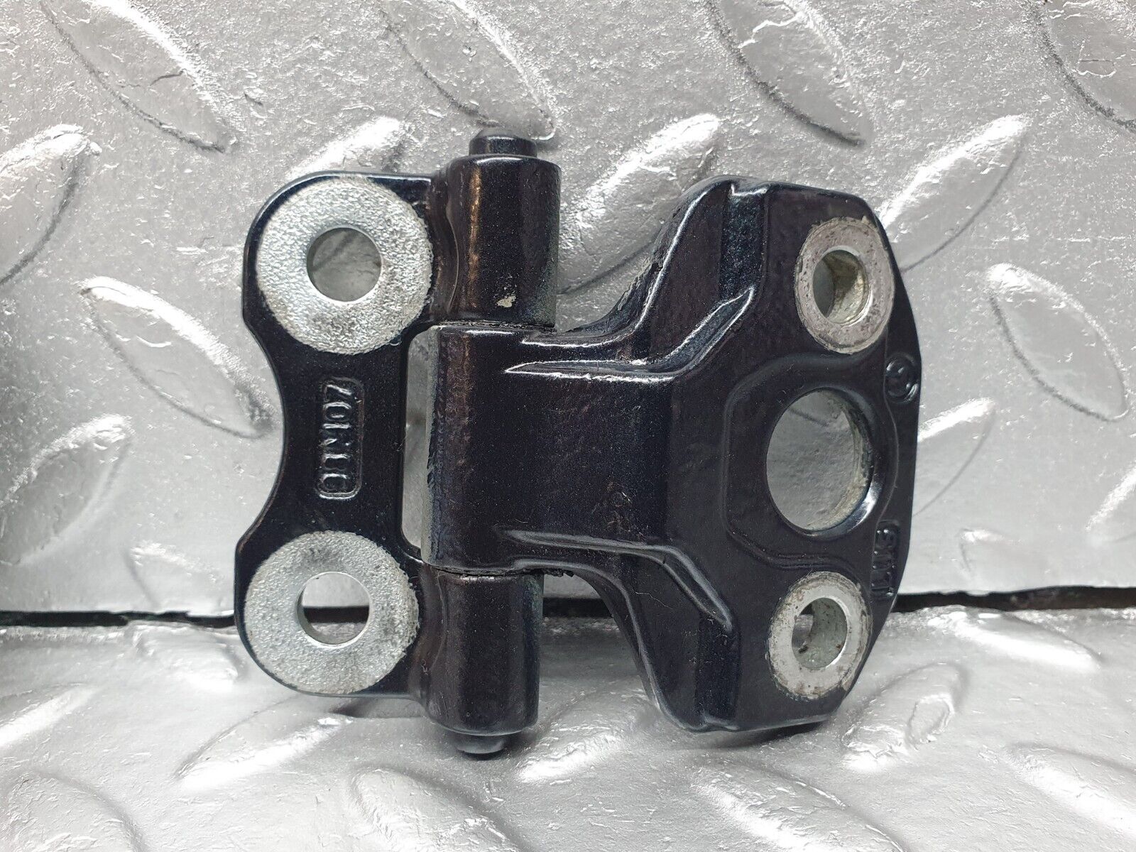 41868 Mercedes-Benz W202 C200 Front Door Hinge Right