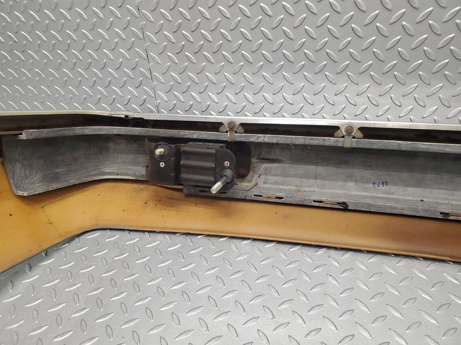 46074 Mercedes-Benz W126 420SE Rear Bumper 1268851105