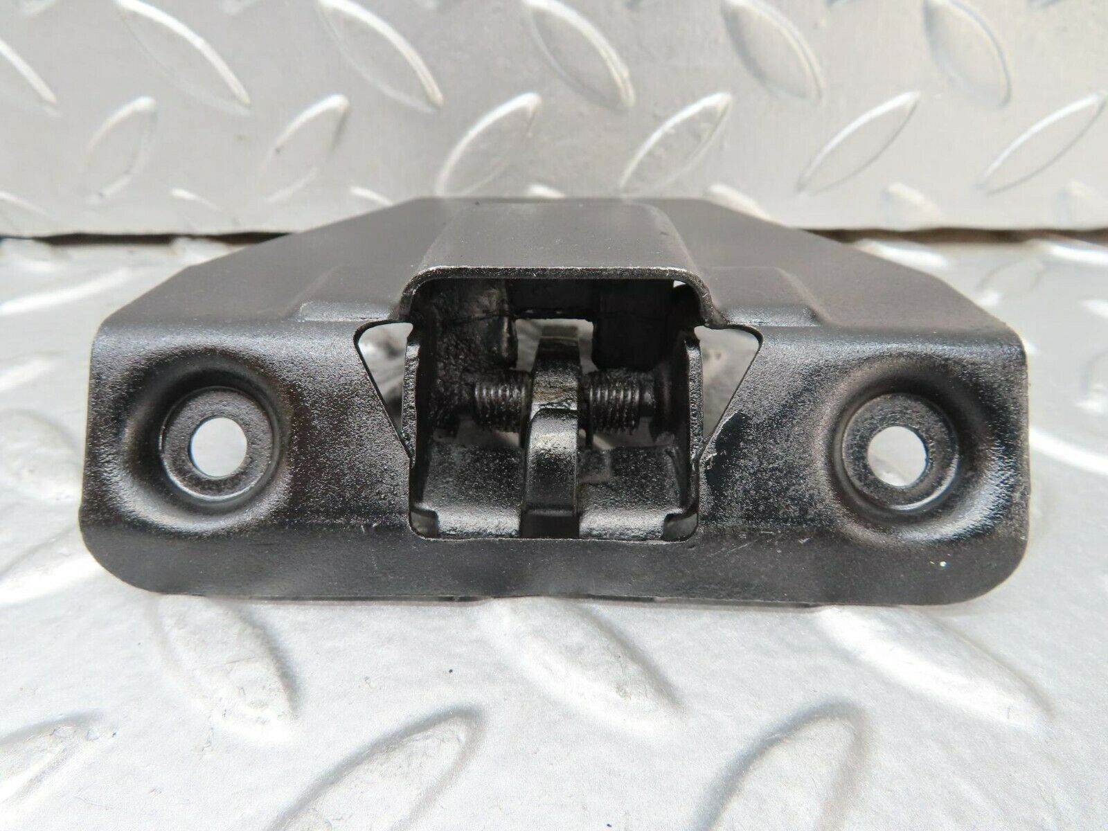 15563 Mercedes-Benz R107 450SL Trunk Boot Lock Latch 1137500285