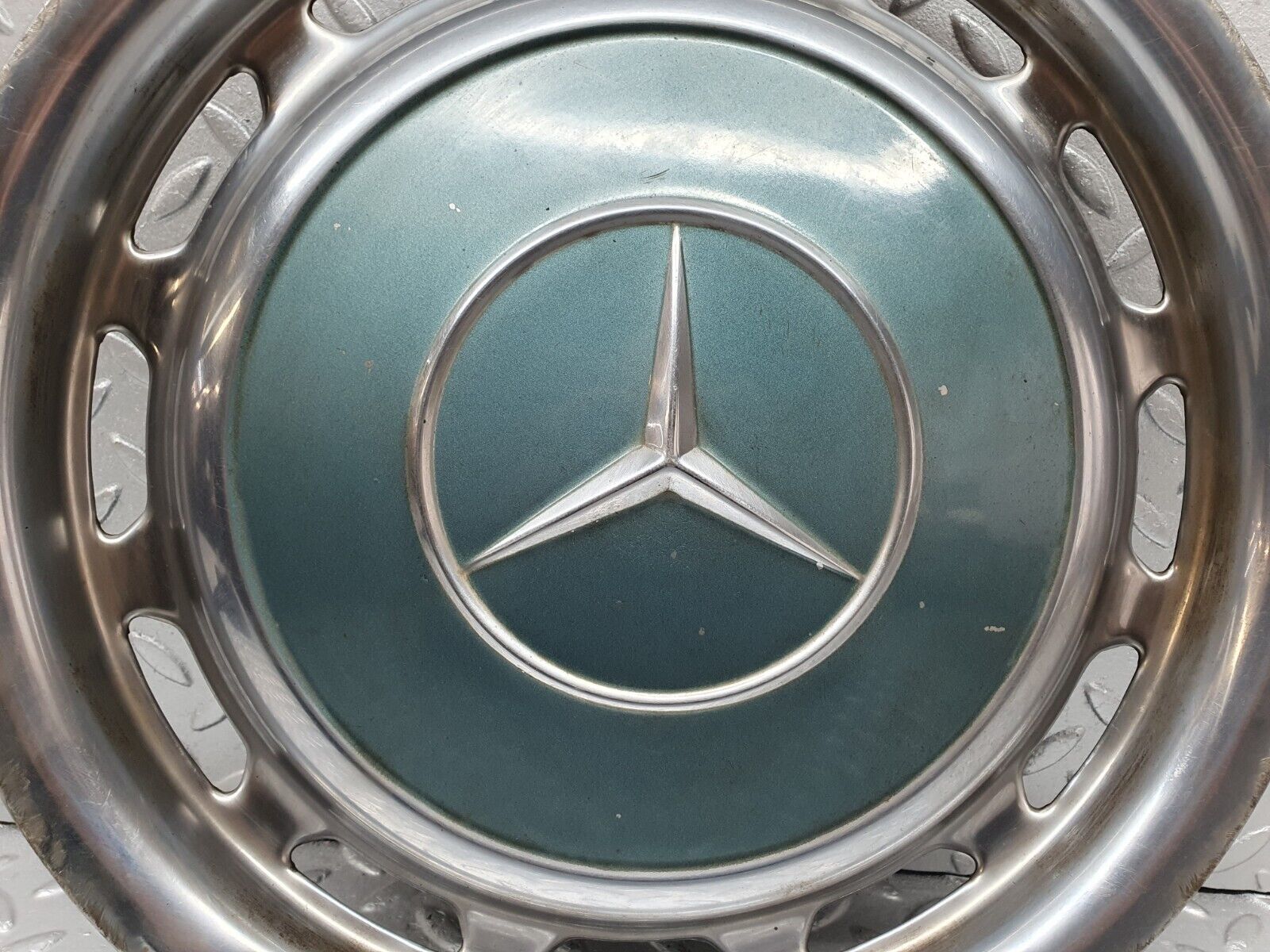 44164 Mercedes-Benz C123 230CE Coupe Wheel Hub Cap 14''