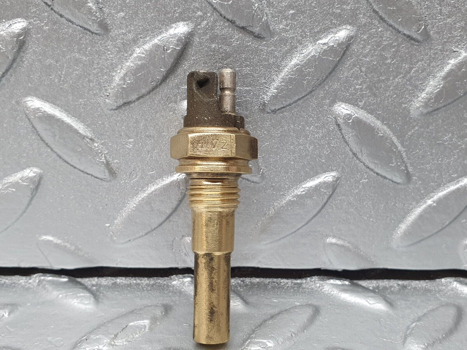 41343 Mercedes-Benz C107 R107 Coolant Temperature Sensor VDO