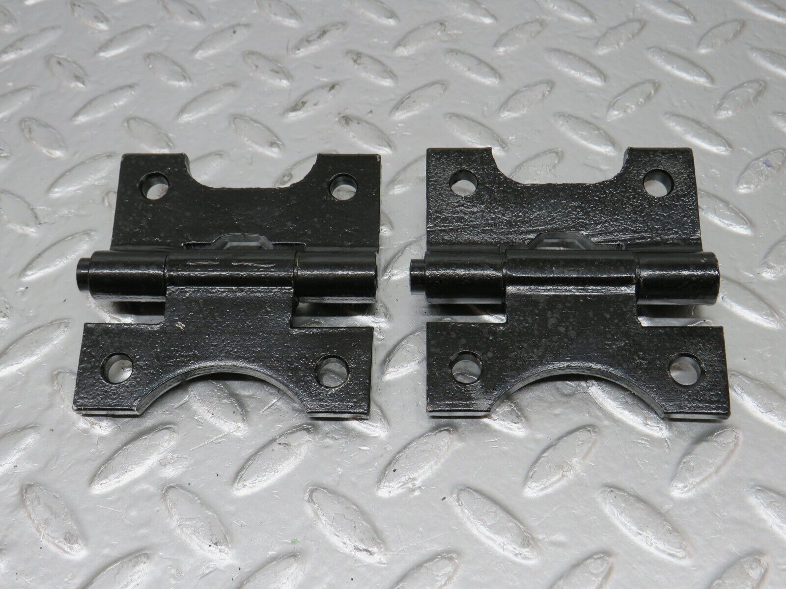 33554 Mercedes-Benz C107 R107 Door Hinge Right