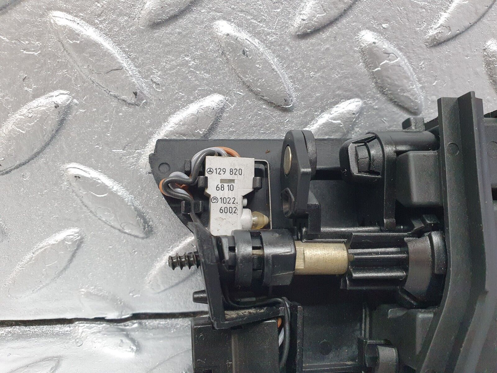 42574 Mercedes-Benz R129 320SL Coupe Glove Box Lock With Key 1298206810