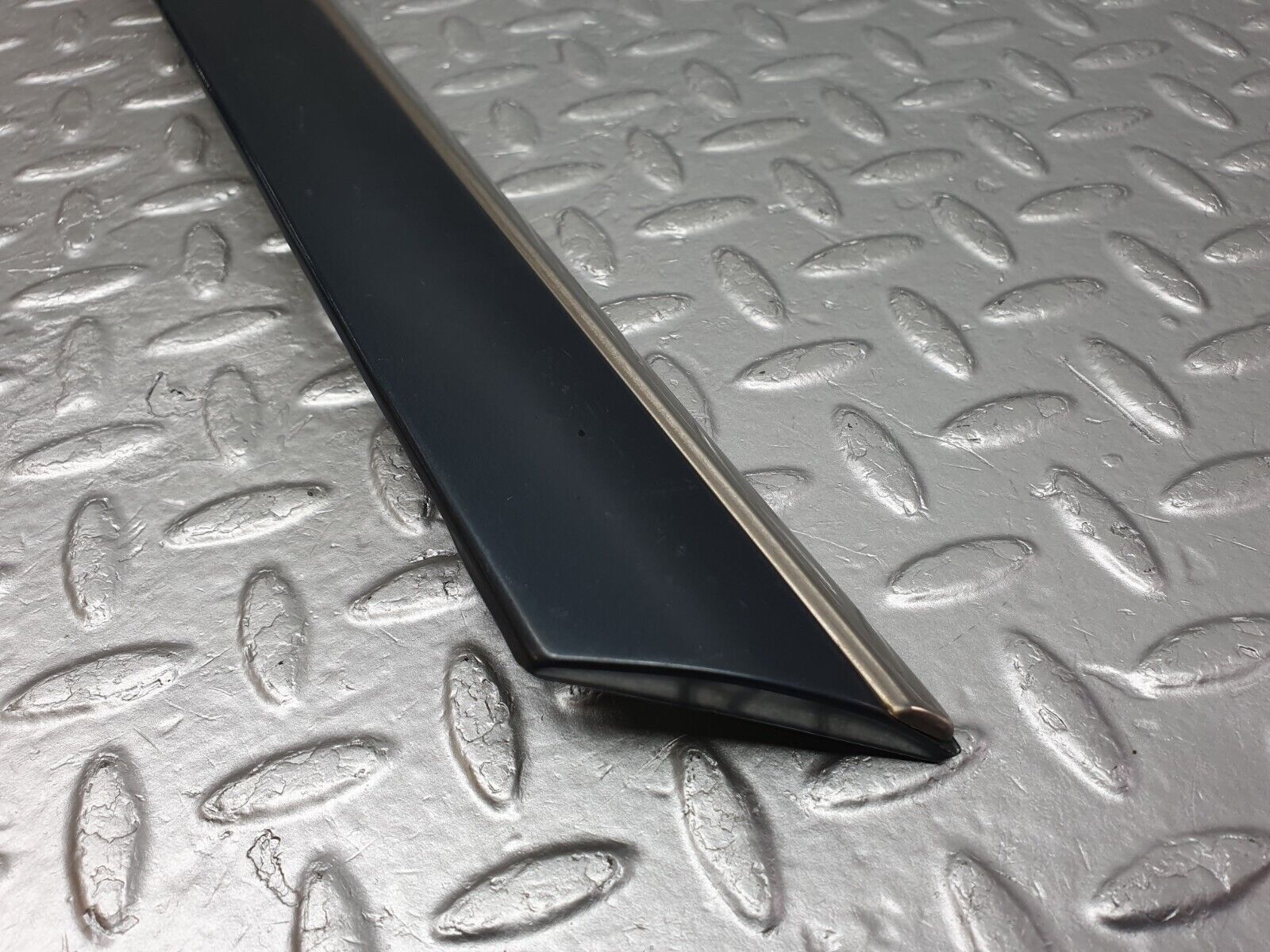 41807 Mercedes-Benz W202 C200 Rear Left Door Centre Moulding Trim 2026909762