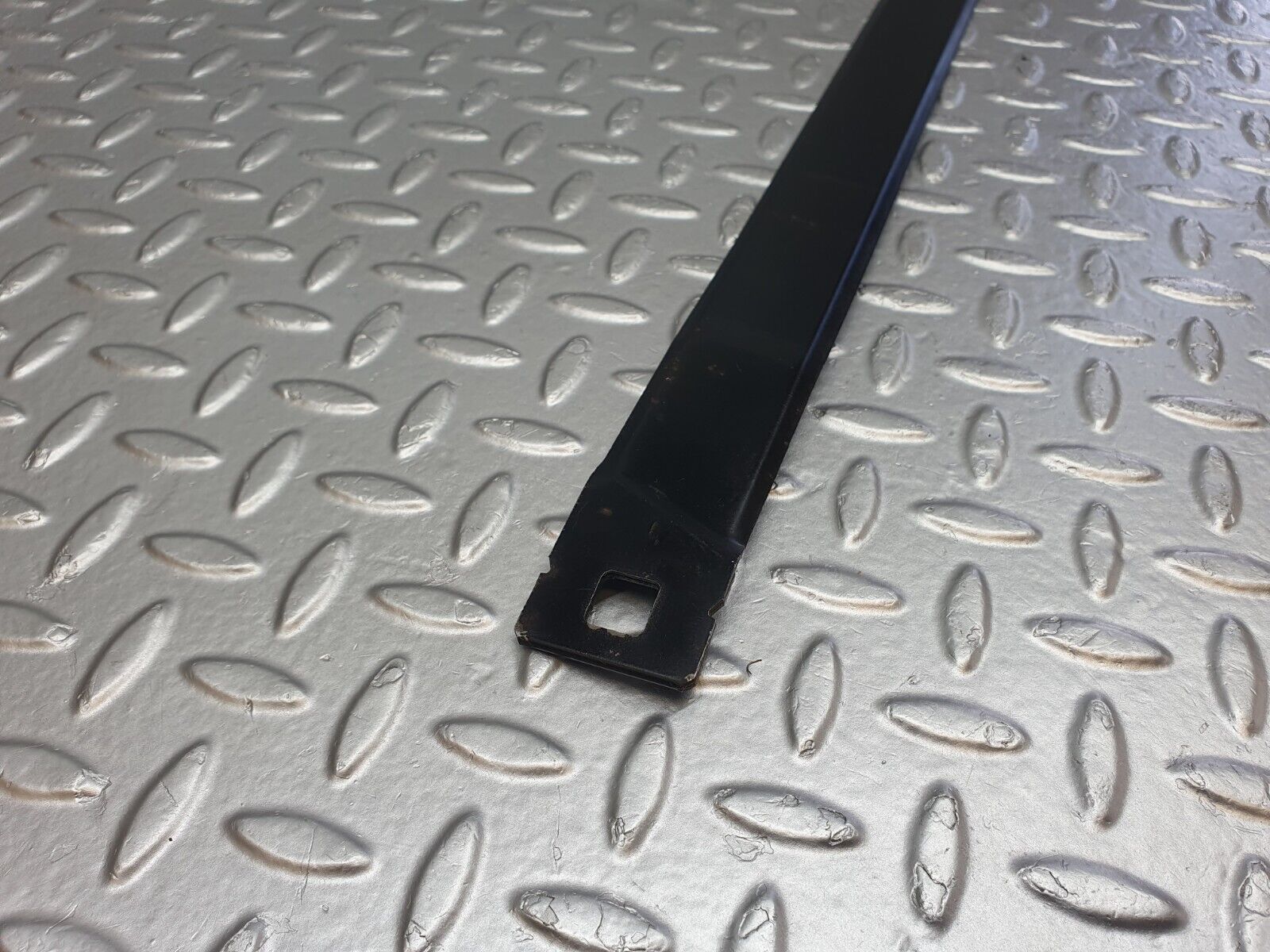 42912 Mercedes-Benz W201 190 2.0L Fuel Tank Tightening Strap 2014700040