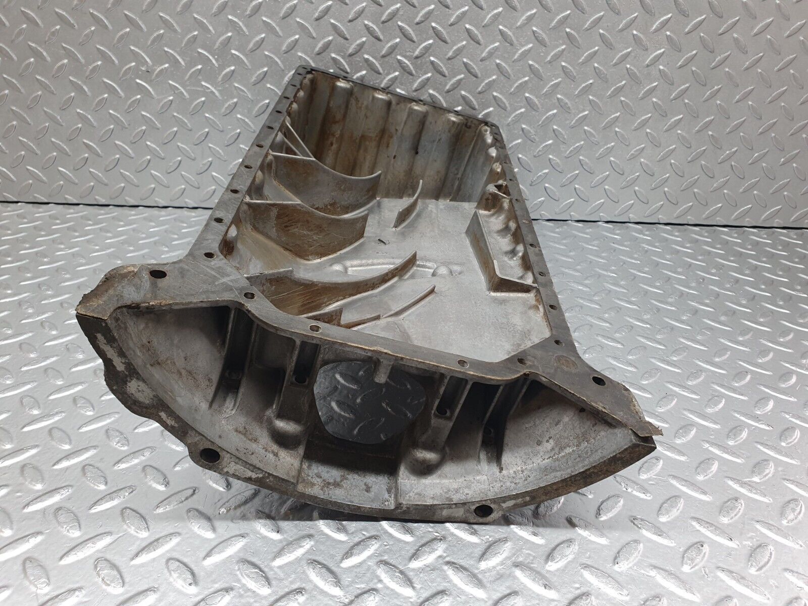 44001 Mercedes-Benz C123 230CE Coupe Oil Pan Oil Sump 1020141702