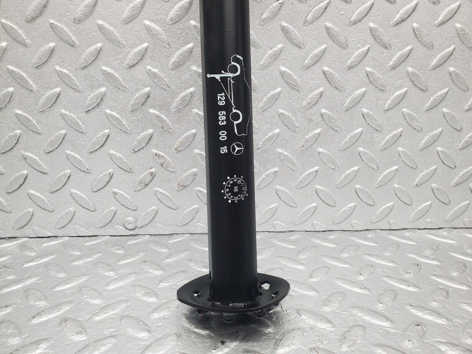 46810 Mercedes-Benz R129 320SL Coupe Car Jack 1295830015