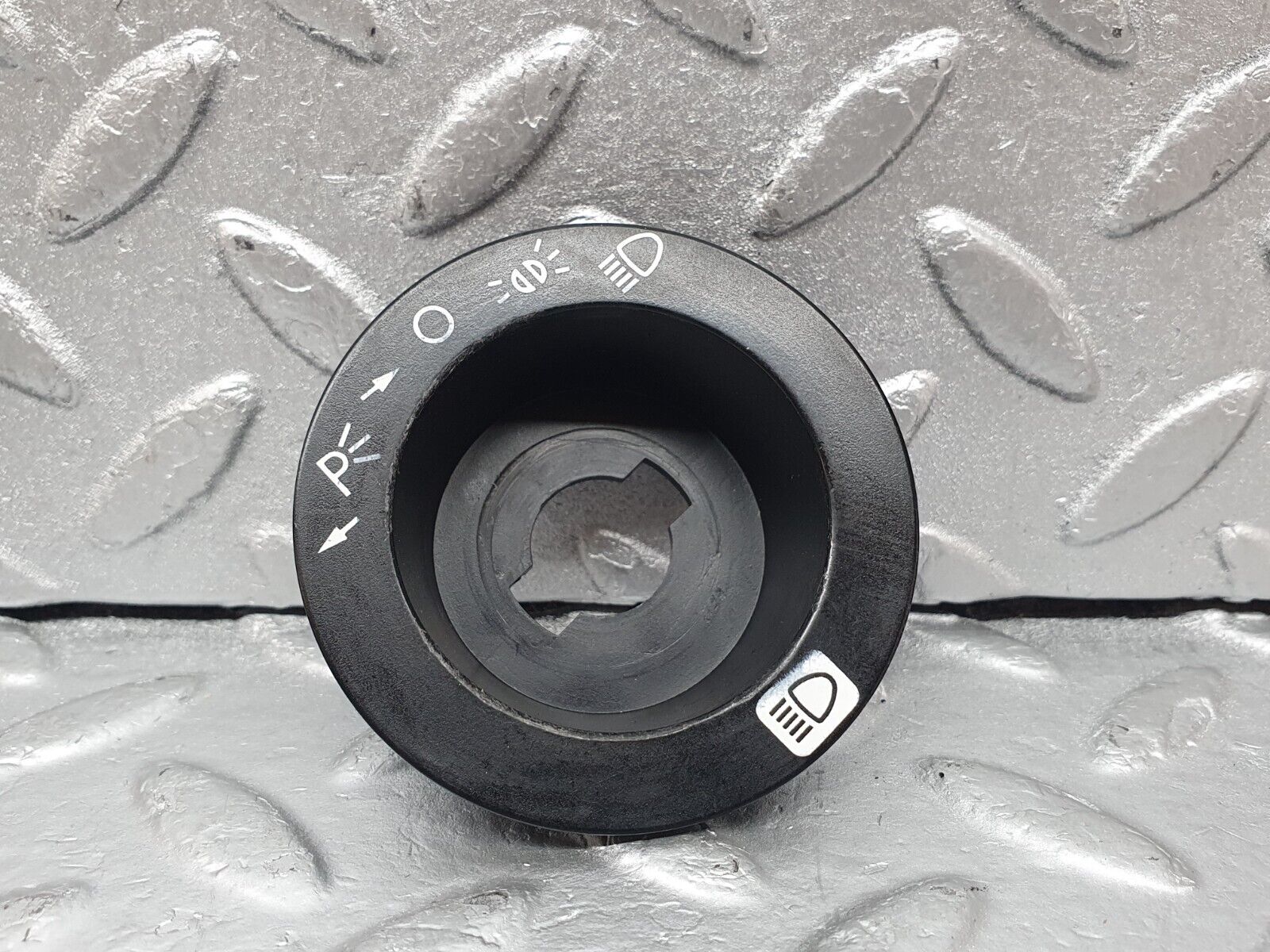 44087 Mercedes-Benz C123 230CE Coupe Headlight Switch Knob 1075450530