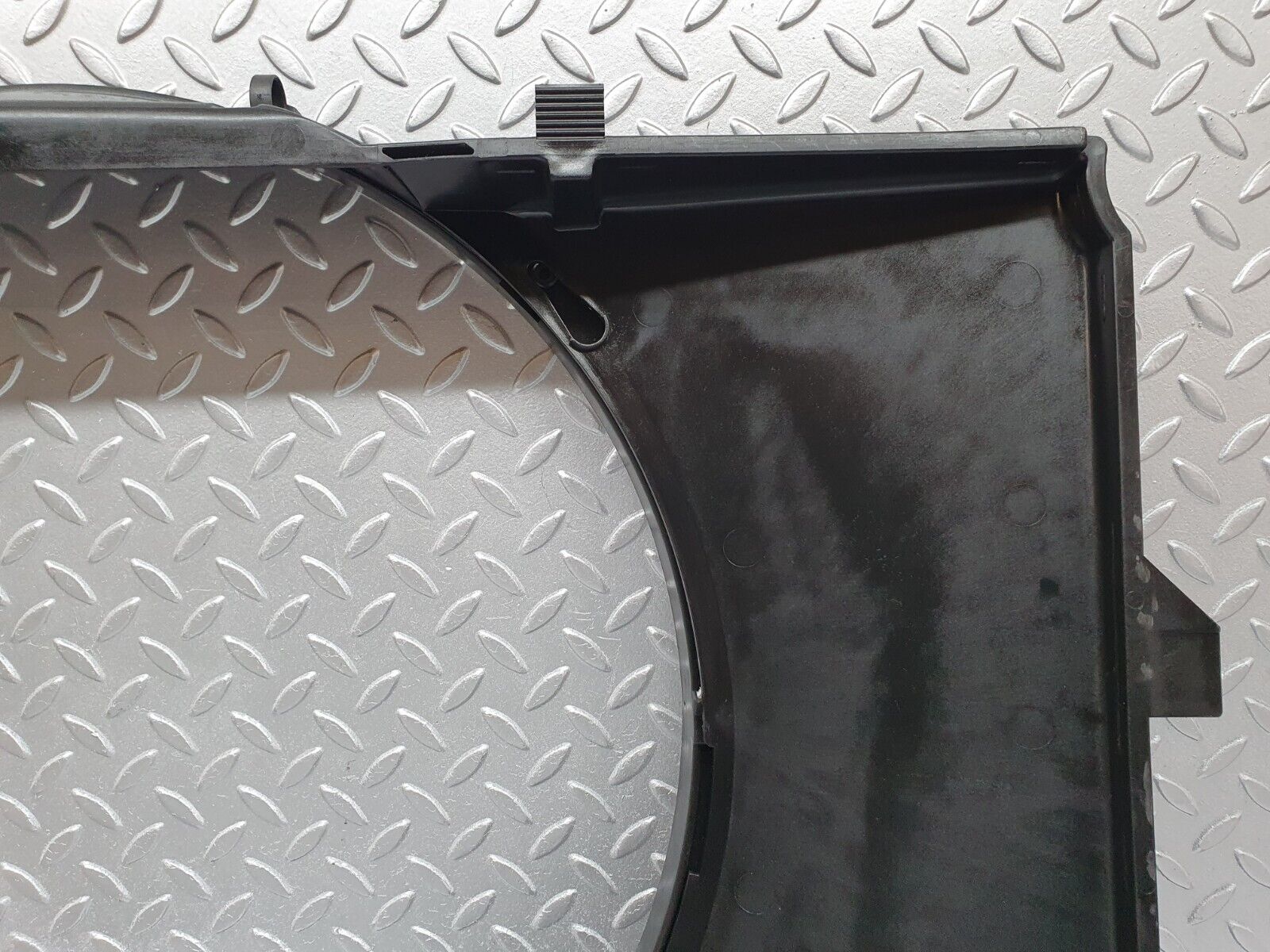 42181 Mercedes-Benz R129 320SL Radiator Fan Shroud Cover 129505115 1295050155